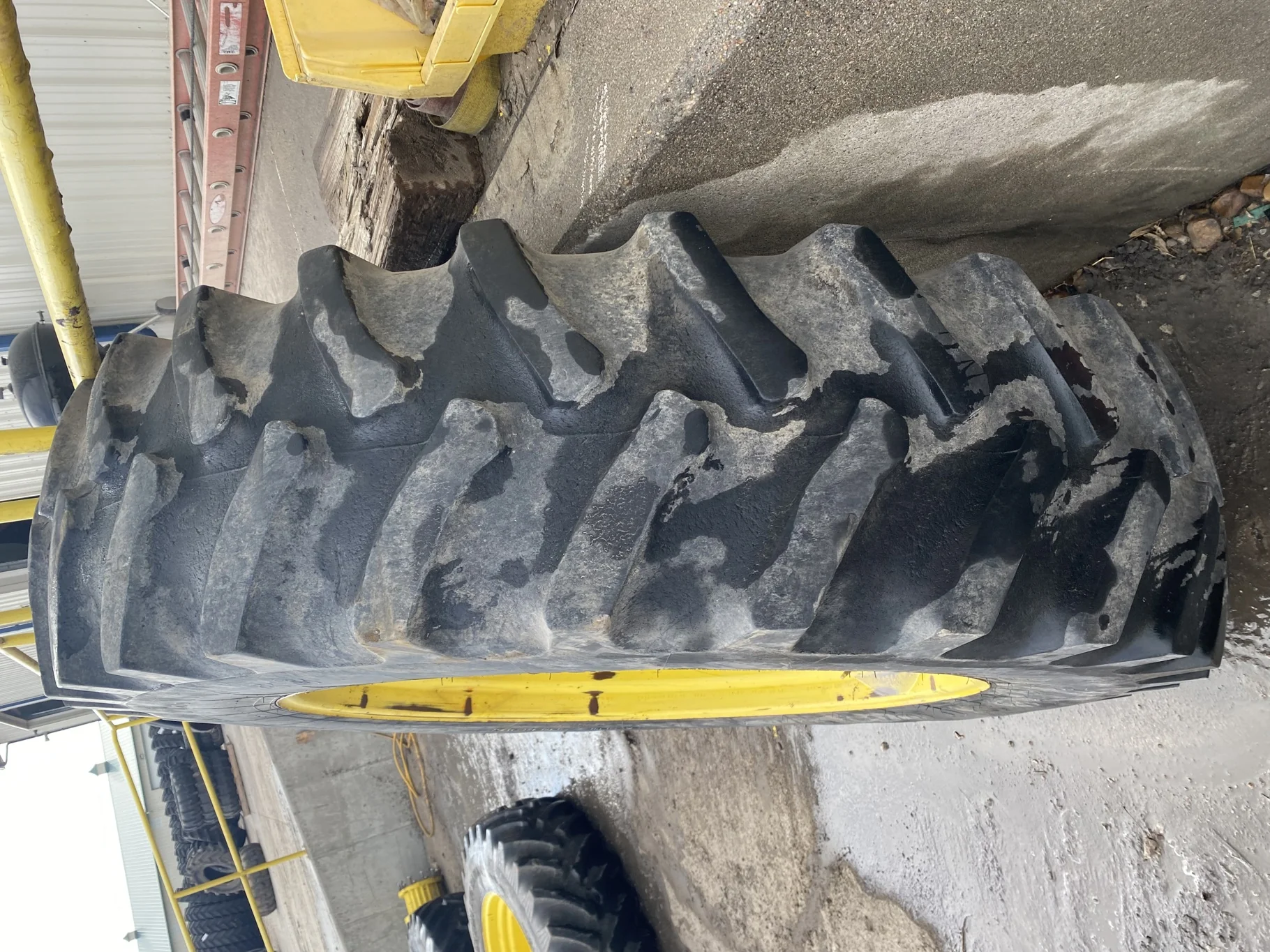 Used 50% 480/80R46 Firestone Radial All Traction 23 R-1 (158B) TL on 16 x 46 John Deere Yellow 12 b image 3