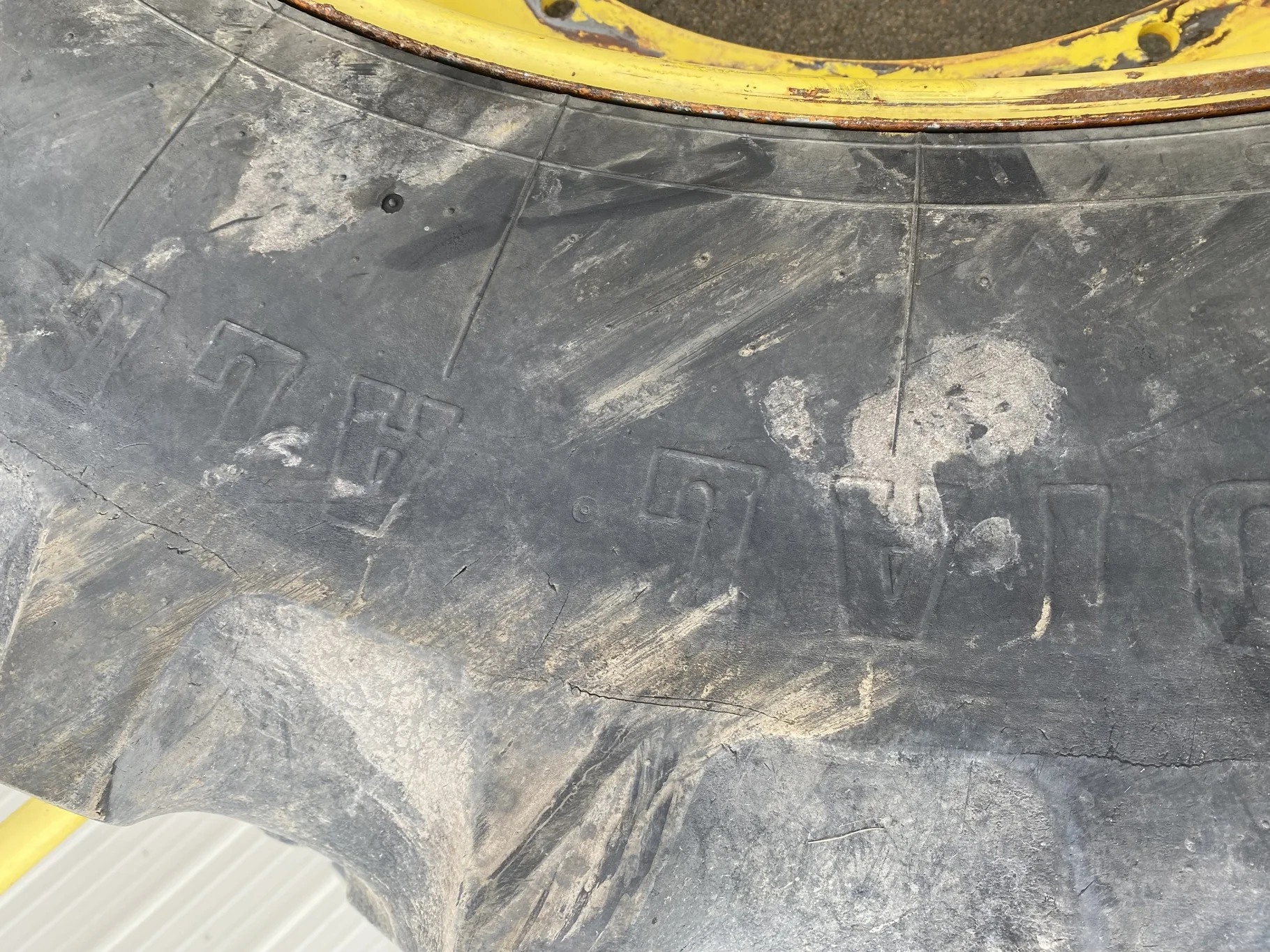 Used 50% 480/80R46 Firestone Radial All Traction 23 R-1 (158B) TL on 16 x 46 John Deere Yellow 12 b image 6