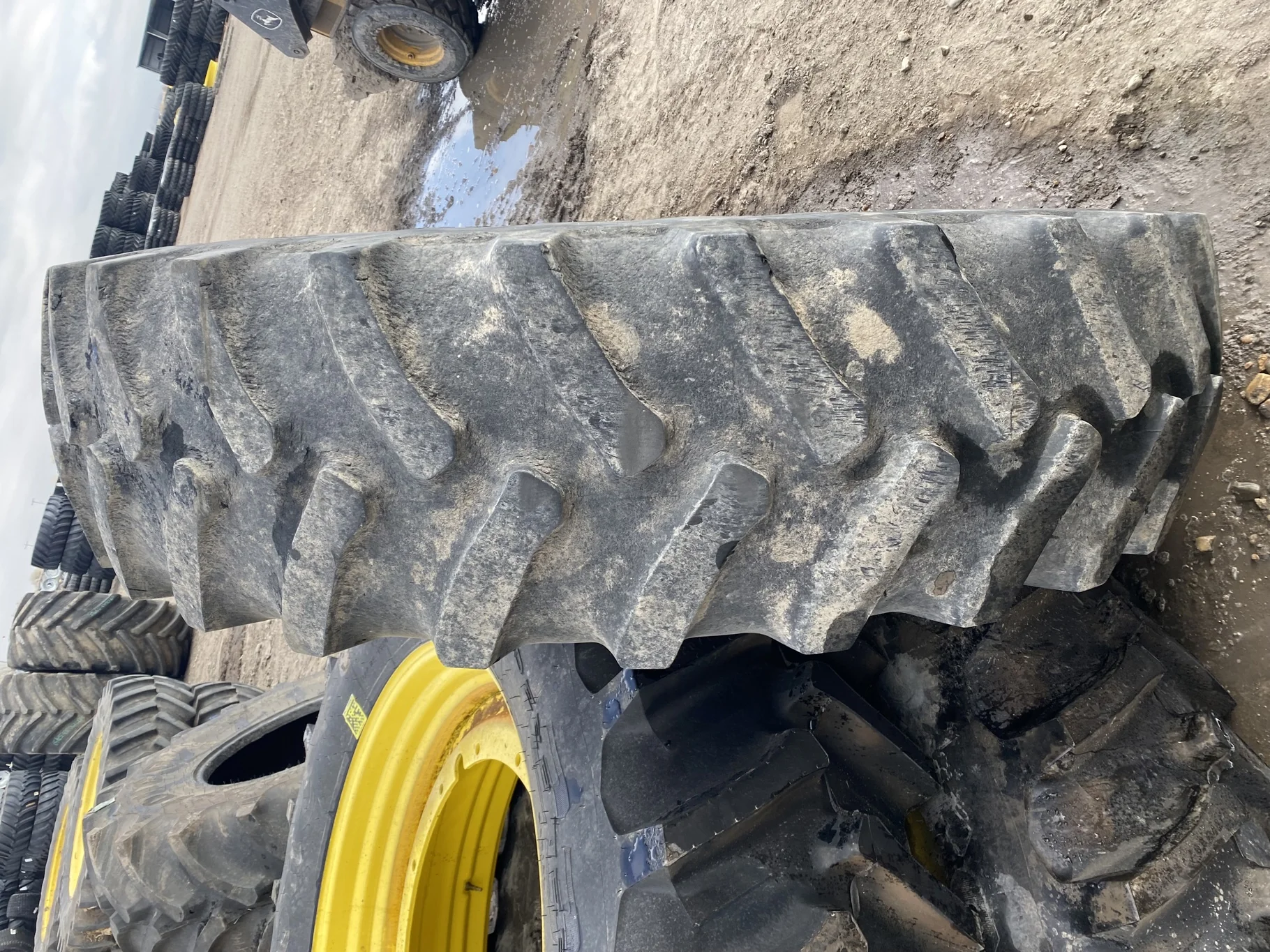 Used 60% 480/80R46 Firestone Radial All Traction 23 R-1 (158B) TL on 16 x 46 John Deere Yellow 10 B image 2