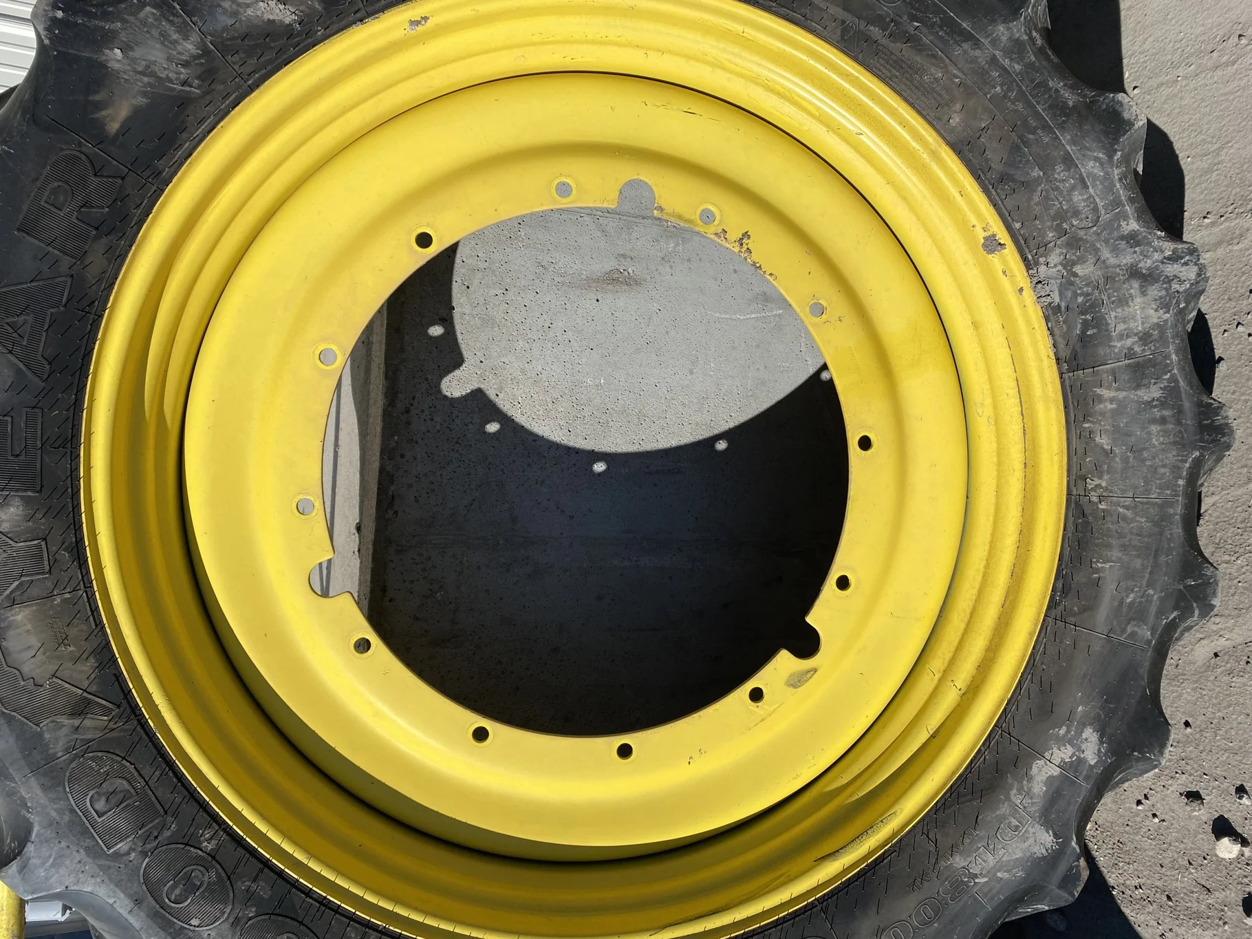 Used 65% 380/90R50 Goodyear DT800 R-1W (151A8) TL on a 12 x 50 JD Yellow 5/8" 12 Bolt (.938) S image 5