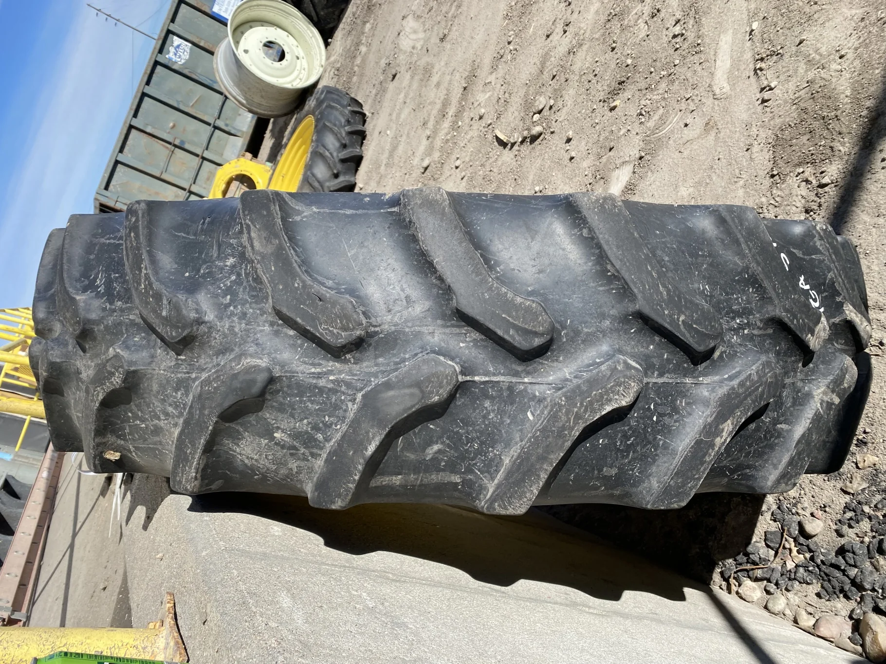 Used 50% 380/85R34 Goodyear Ultra Torque DT 712(137A8) R-1 TL on a 13 x 34 JD Yellow 10 Bolt image 4