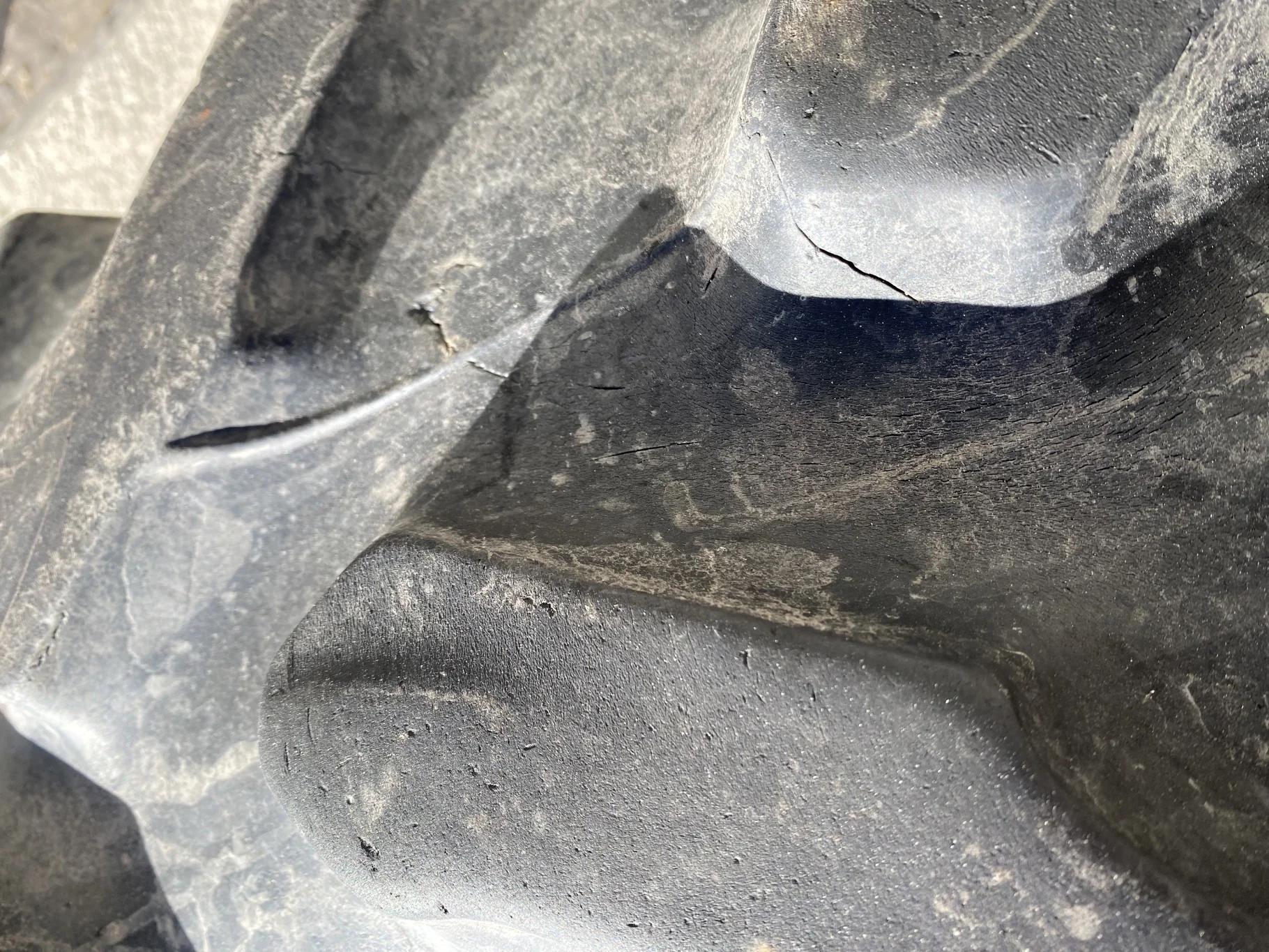 Used 50% 380/85R34 Goodyear Ultra Torque DT 712(137A8) R-1 TL on a 13 x 34 JD Yellow 10 Bolt image 7
