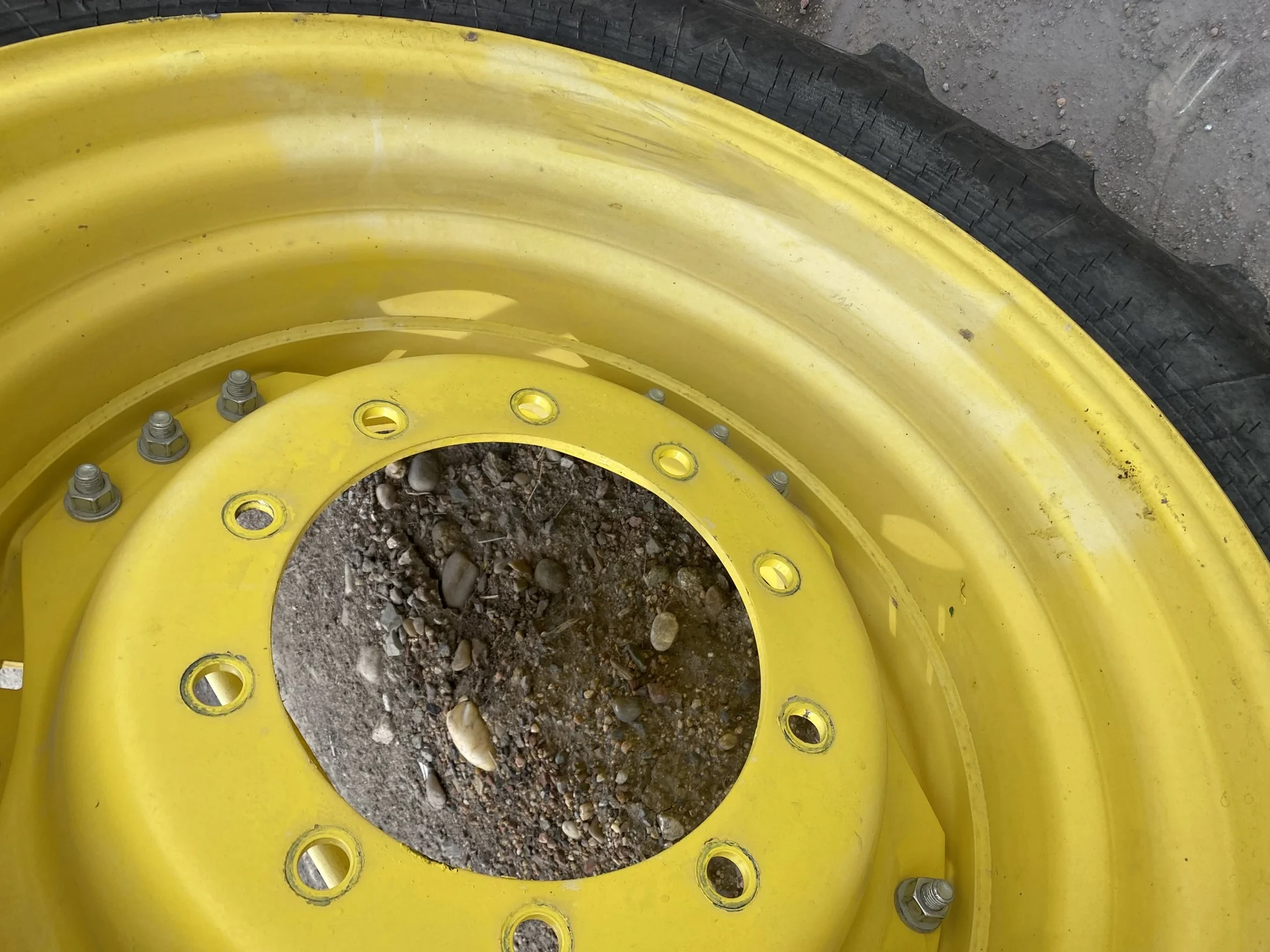 Used 36% 420/90R30 Goodyear Ultra Torque Radial DT 712 (142A8/B) R-1 TL on a 15 x 30 JD Yellow image 10