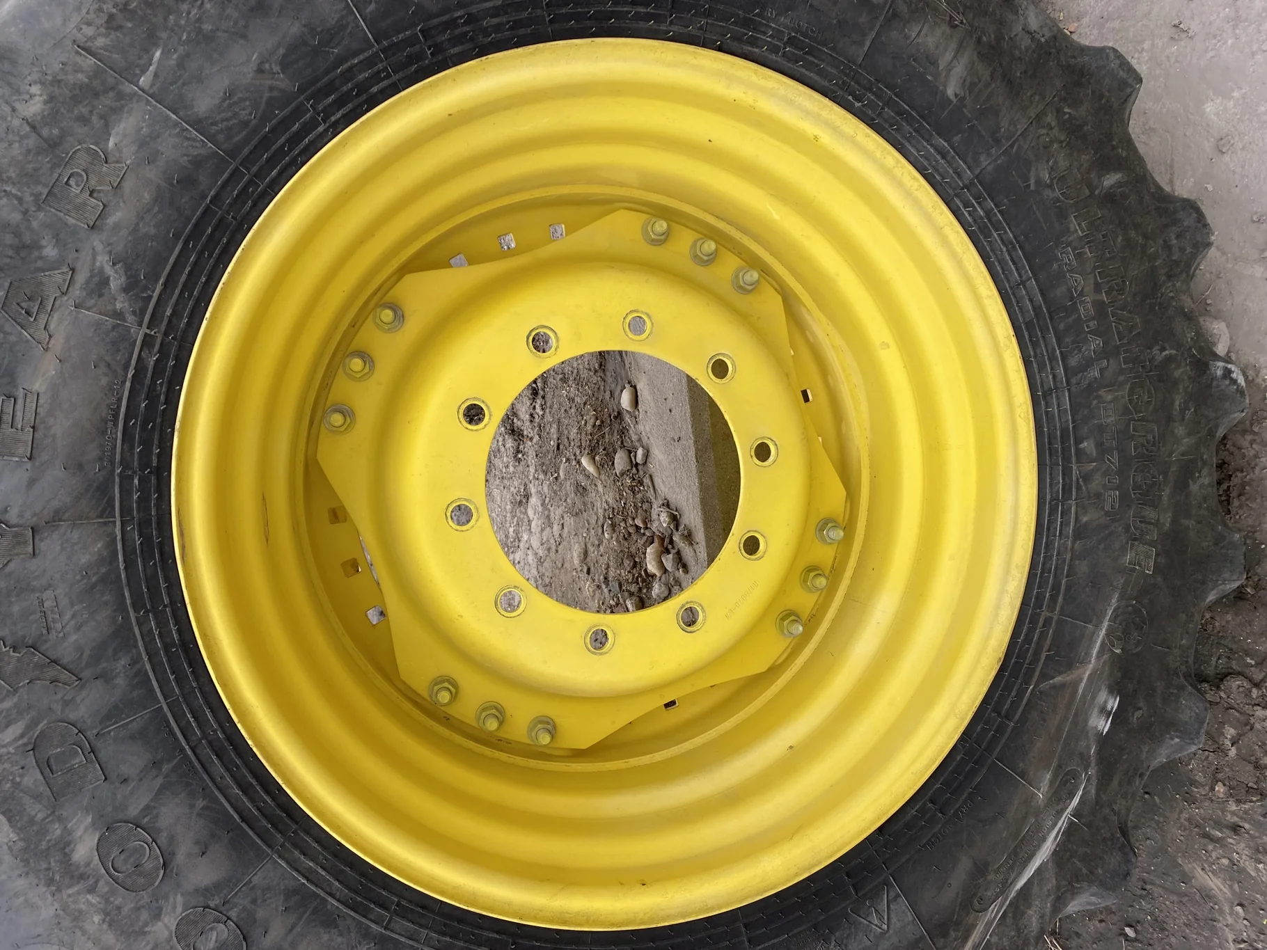 Used 36% 420/90R30 Goodyear Ultra Torque Radial DT 712 (142A8/B) R-1 TL on a 15 x 30 JD Yellow image 9