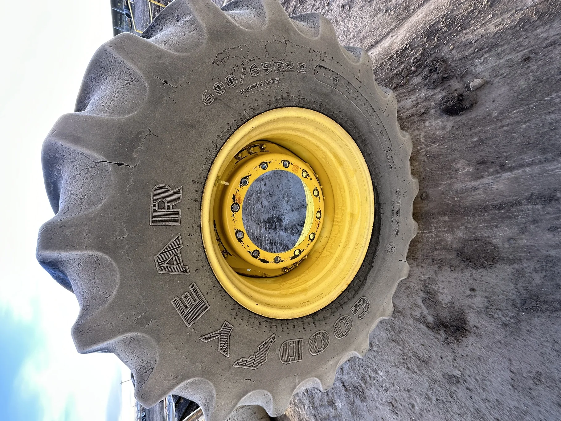 Used 60% 600/65R28 Goodyear Optitrac (147B) R-1W TL on a 18 x 28 JD Yellow 12 Bolt (.906) Waff image 2