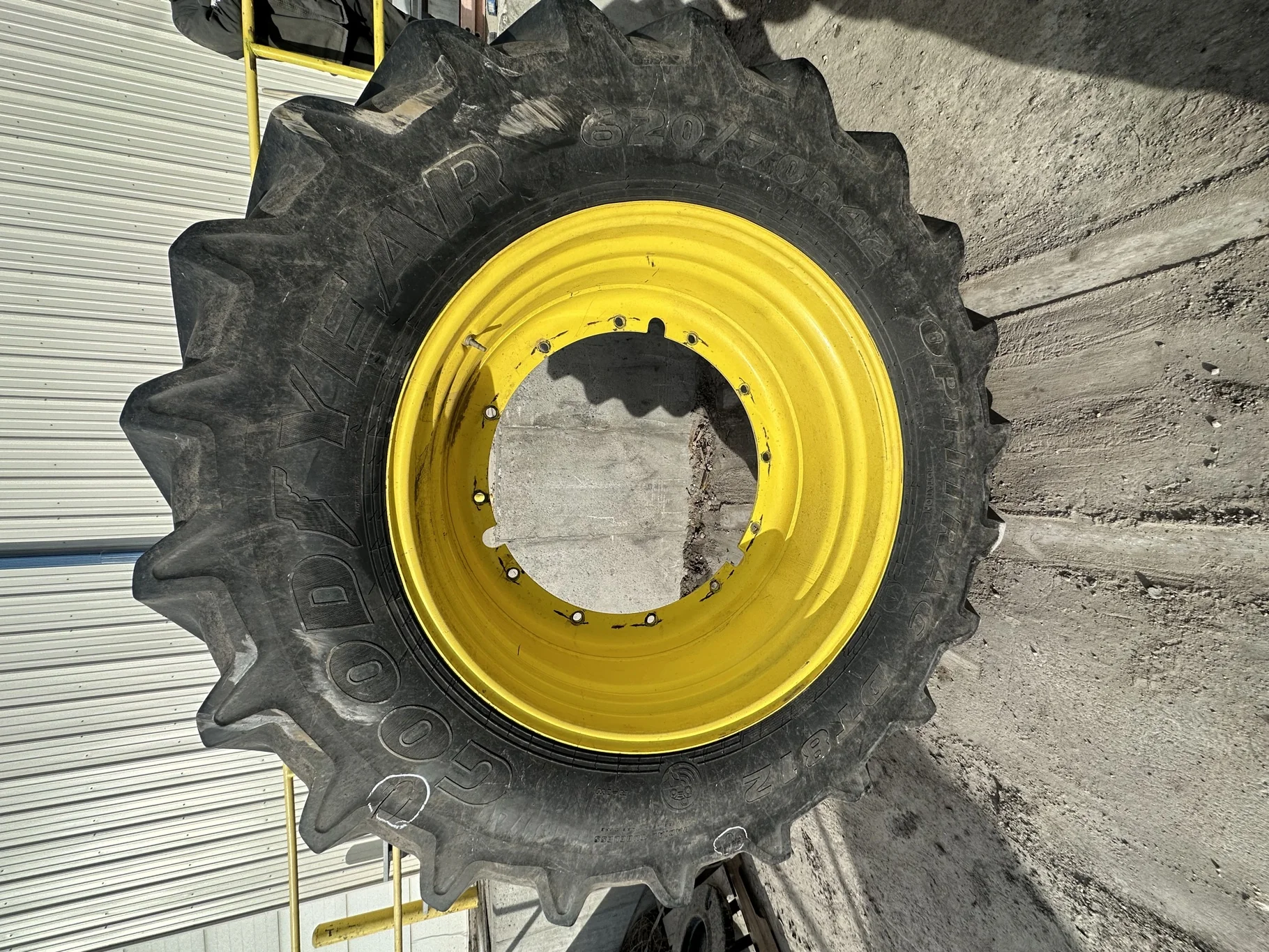 Used 620/70R42 166B Goodyear Optitrac R-1W TL 65-70% On 20 x 42 12B JD Yellow Stub Disc Wheel image 2