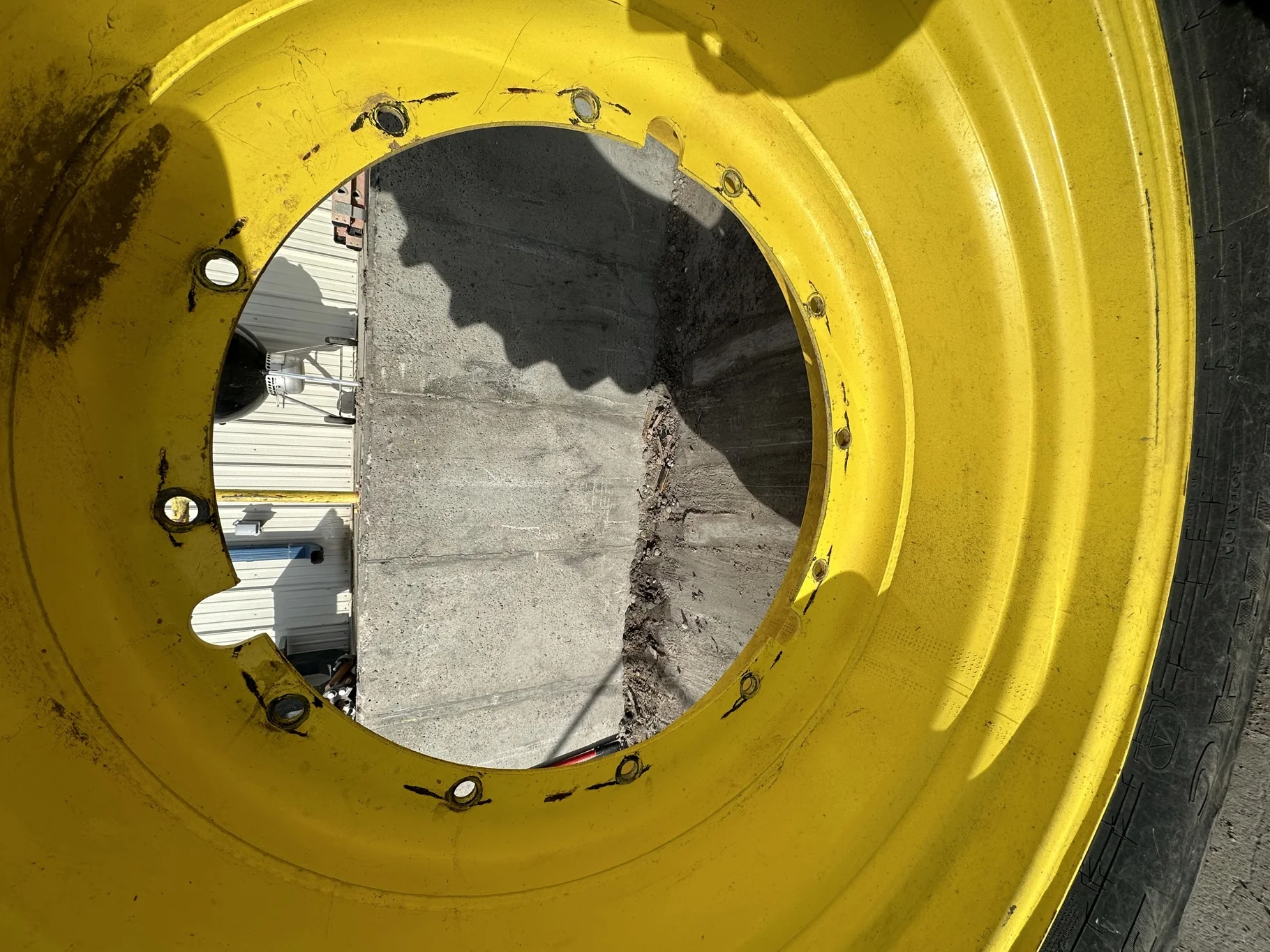 Used 620/70R42 166B Goodyear Optitrac R-1W TL 65-70% On 20 x 42 12B JD Yellow Stub Disc Wheel image 3
