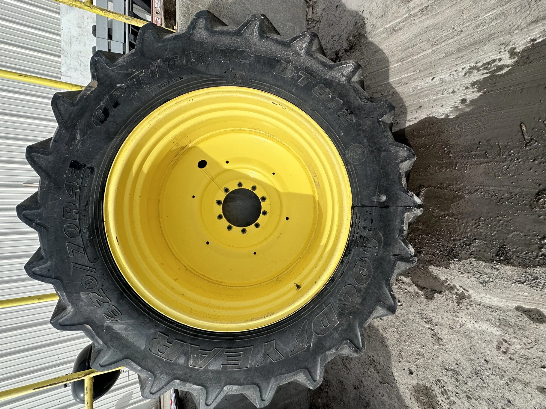 Used 620/70R42 166B Goodyear Optitrac R-1W TL 70-75% On 20 x 42 10 Bolt (.937) JD Yellow Wheel image 2