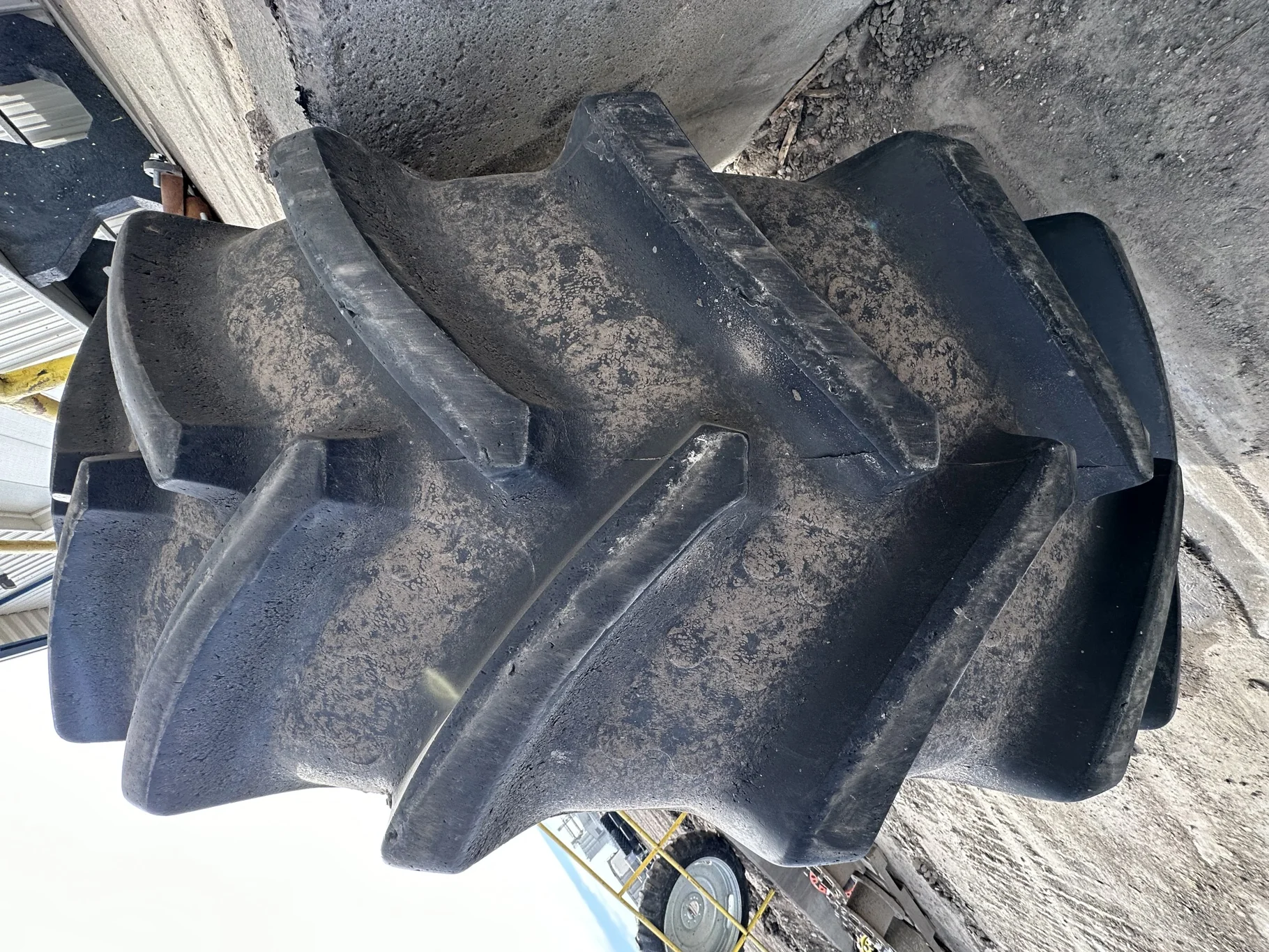 Used 620/70R42 166B BKT AGRIMAX RT765 80% On 20 x 42 10-13-11 Dual JD AG Yellow Wheel image 2
