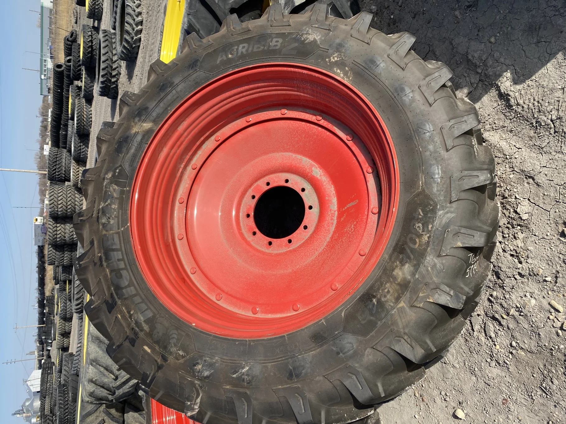 USED 98% 480/80R46 Michelin AgriBib 2 R-1W 158A8/158B TL on a 16 X 46 Fendt Red 16 bolt Stub Disc image 2