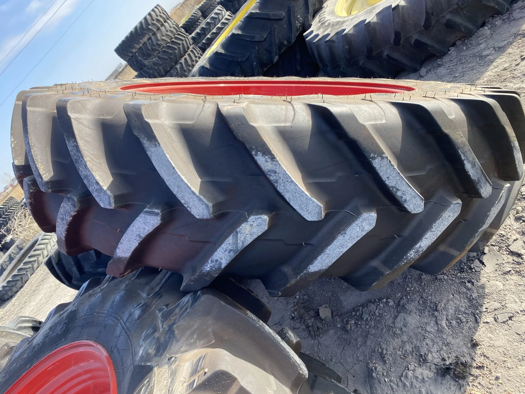 USED 98% 480/80R46 Michelin AgriBib 2 R-1W 158A8/158B TL on a 16 X 46 Fendt Red 16 bolt Stub Disc image 3
