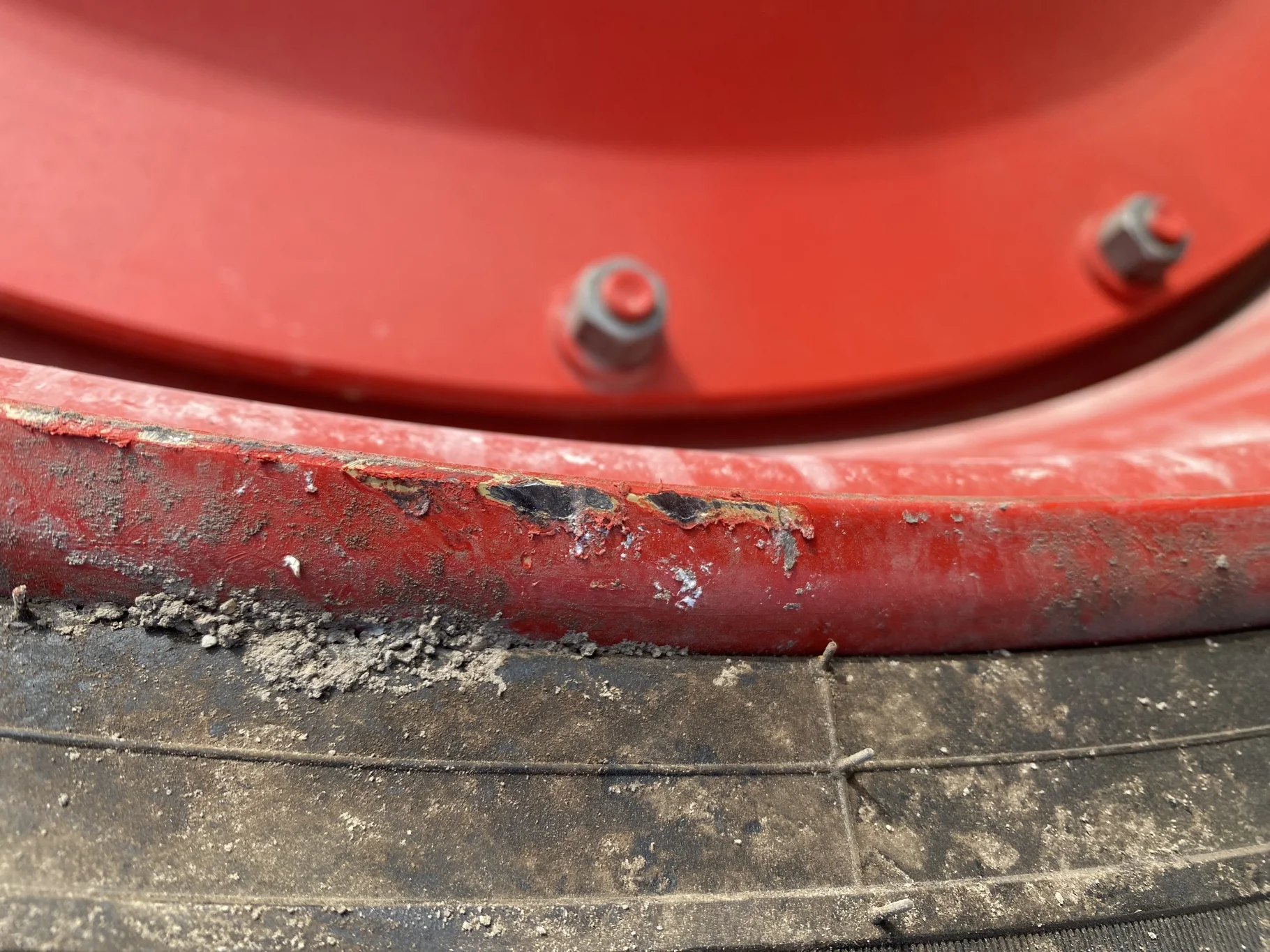 USED 98% 480/80R46 Michelin AgriBib 2 R-1W 158A8/158B TL on a 16 X 46 Fendt Red 16 bolt Stub Disc image 7