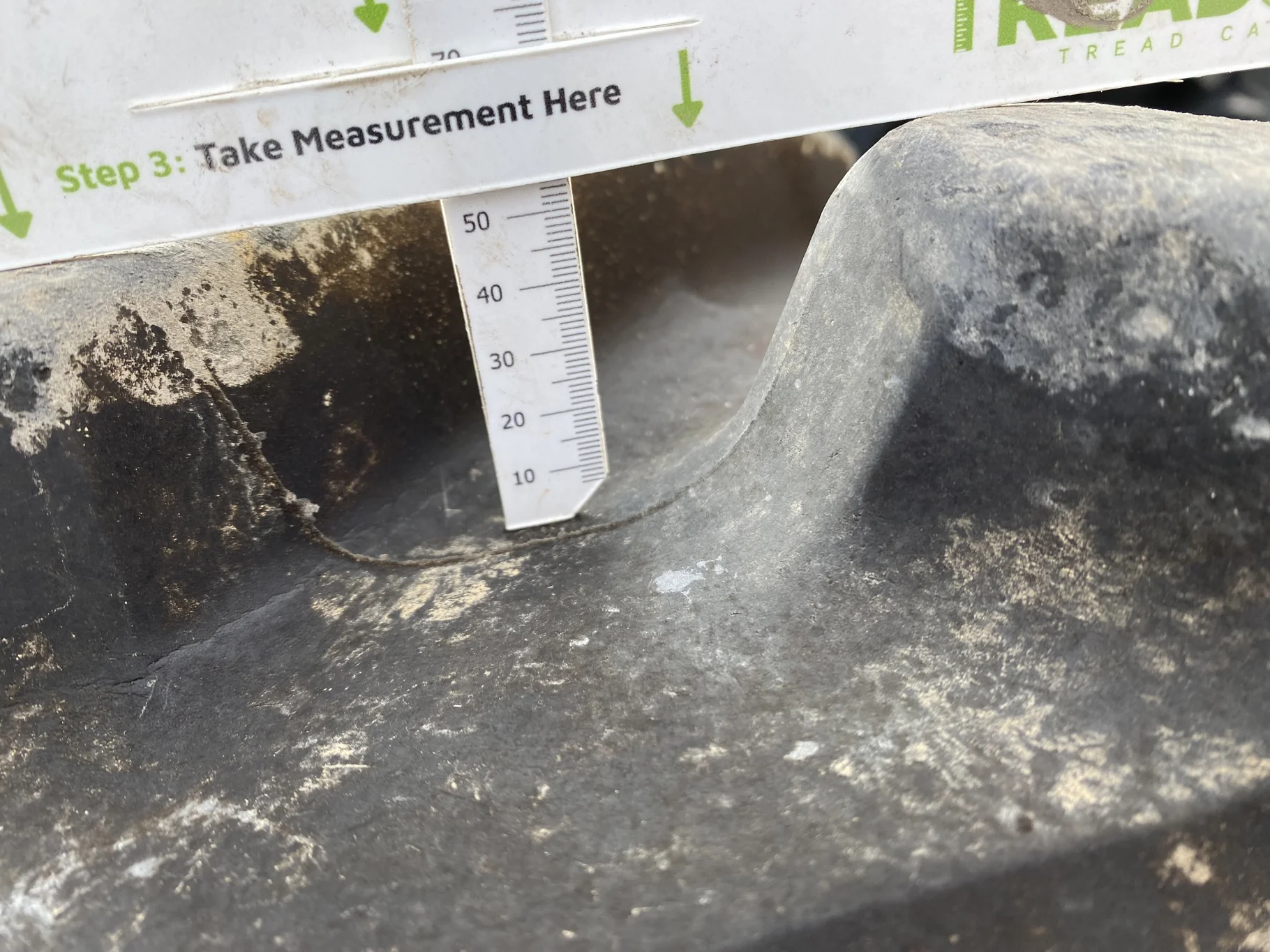 USED 98% 420/90R30 Michelin AgriBib 2 R-1W 147A8/147B TL on a 13 X 30 Fendt Red 8 Bolt Stub Disc image 4