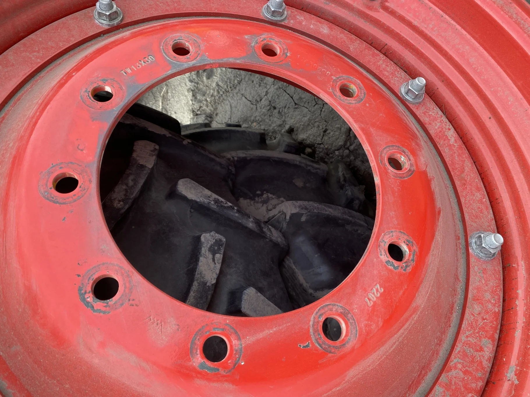 USED 98% 420/90R30 Michelin AgriBib 2 R-1W 147A8/147B TL on a 13 X 30 Fendt Red 8 Bolt Stub Disc image 6
