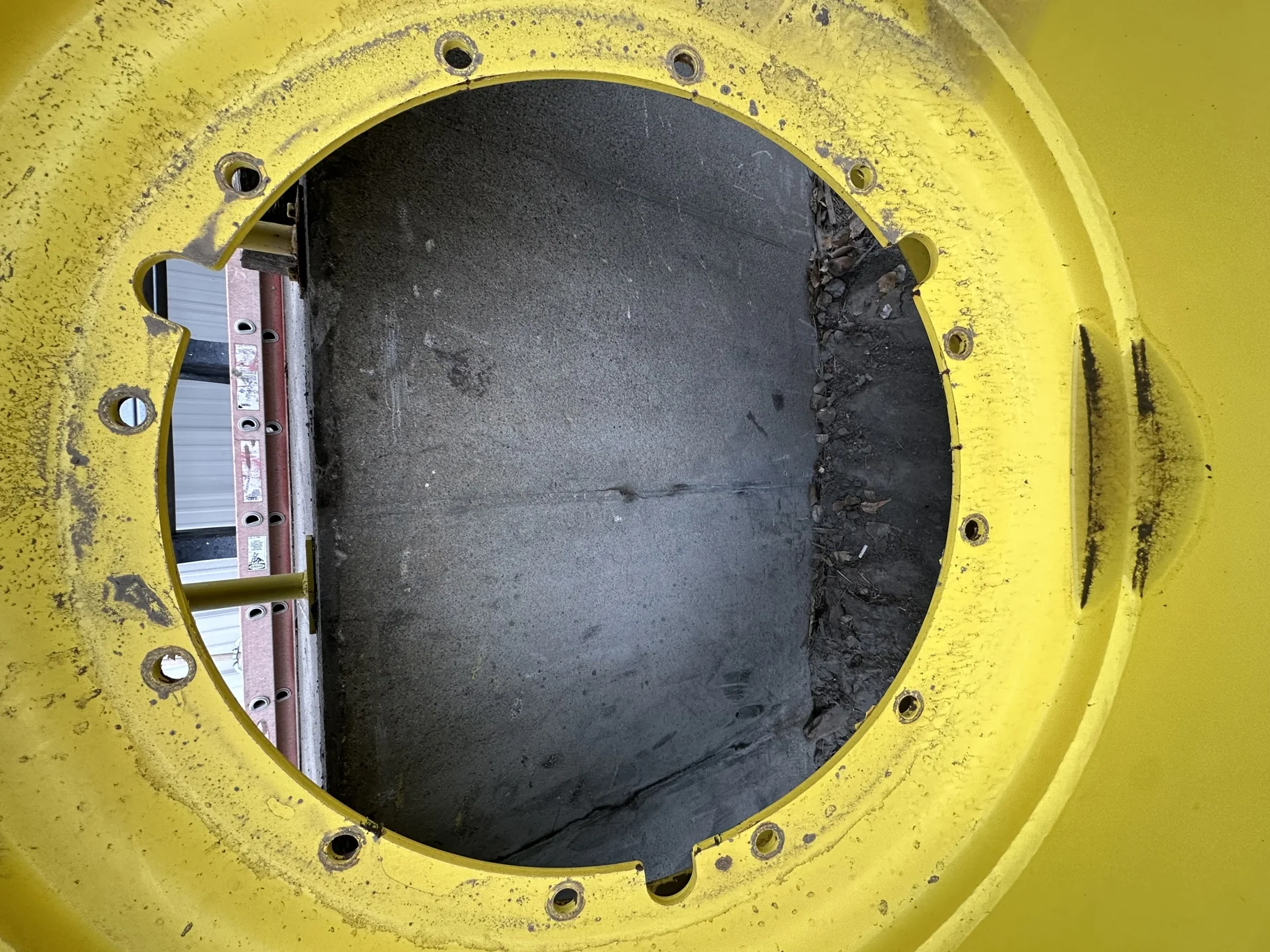 Used 90% IF710/65R46 Trelleborg TM1000 High Power R-1W 183D TL on a 25 x 46 JD Yellow 12 Bolt Spraye image 3