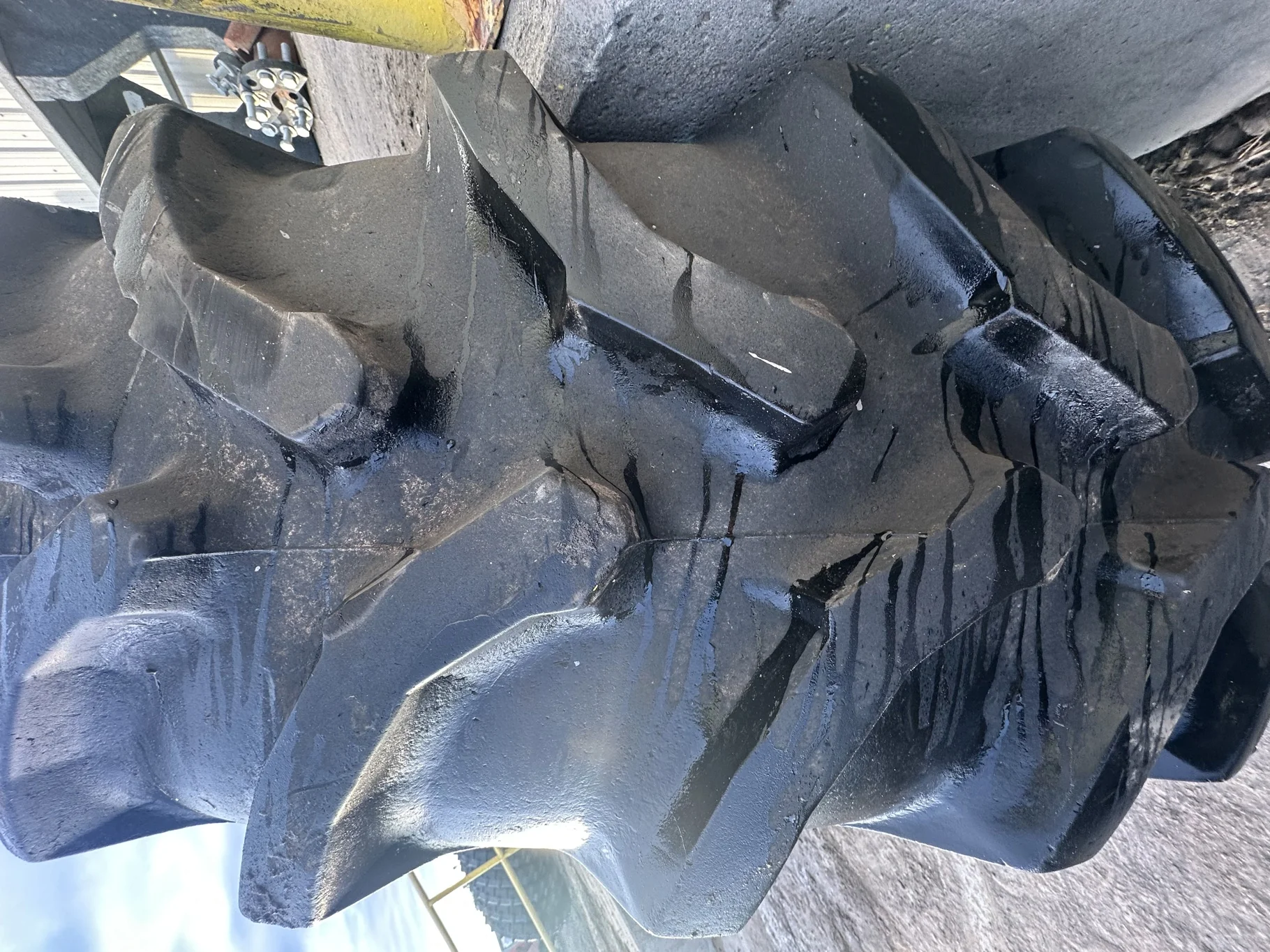 Used 85% 520/85R42 Goodyear Ultra Torque Radial R-1 (157A8) (Lug cuts, stubble) TL on a 18 x 42 JD Y image 4