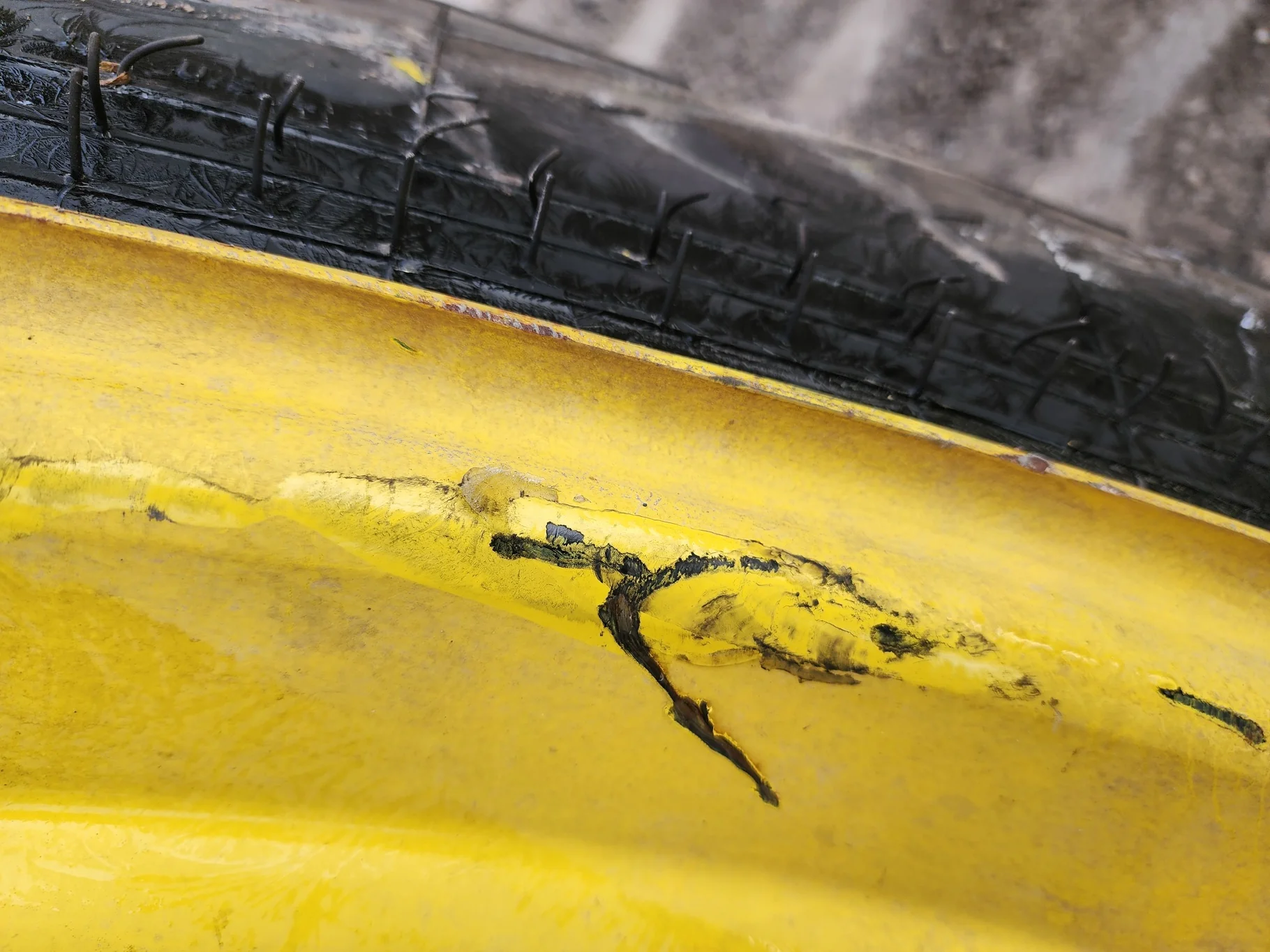 Used 85%  520/85R42 Goodyear Ultra Torque Radial R-1 (Lug cuts, Stubble)(157A8) TL on a Used 18 x 42 image 8