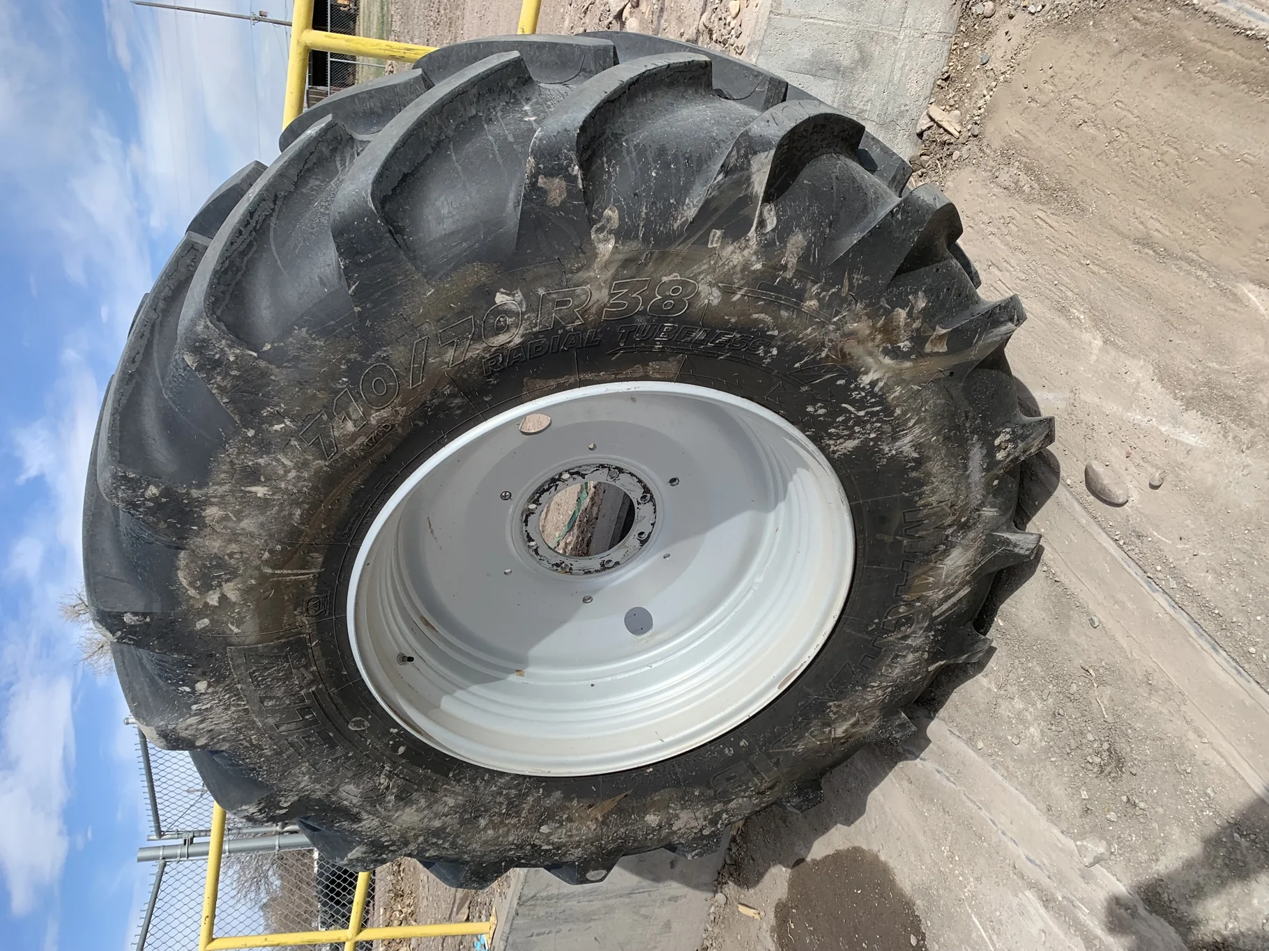 Used 710/70R38 171D Michelin MachXBib R-1W TL 90-95% On 23 X 38 Formed 8-10.82-8.75 6" Off Wheel