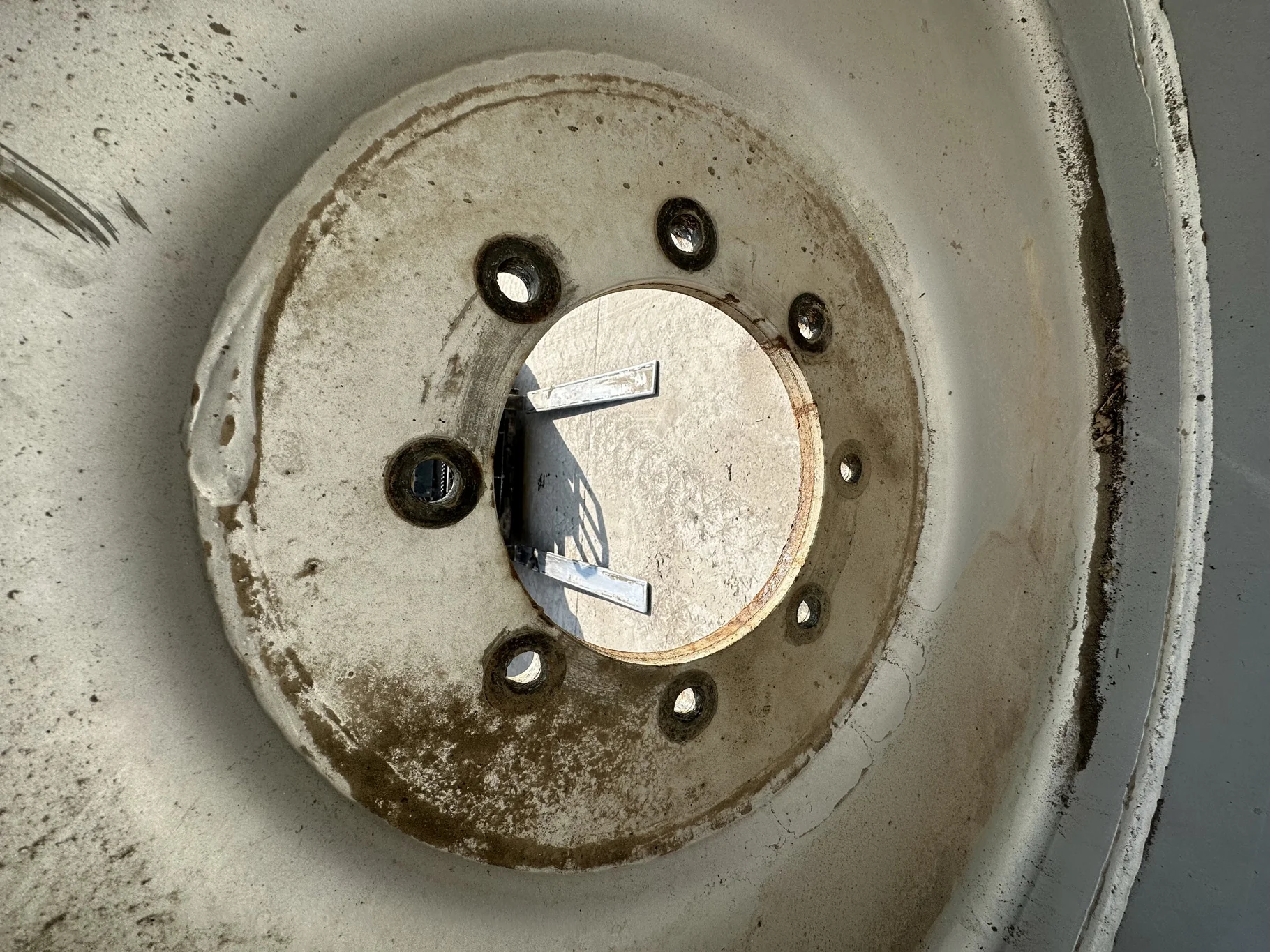 Used 90% 650/65R38 Firestone Radial 9000 R-1W (166D) on 23 x 38 Silver 8 Bolt Sprayer Wheel image 3