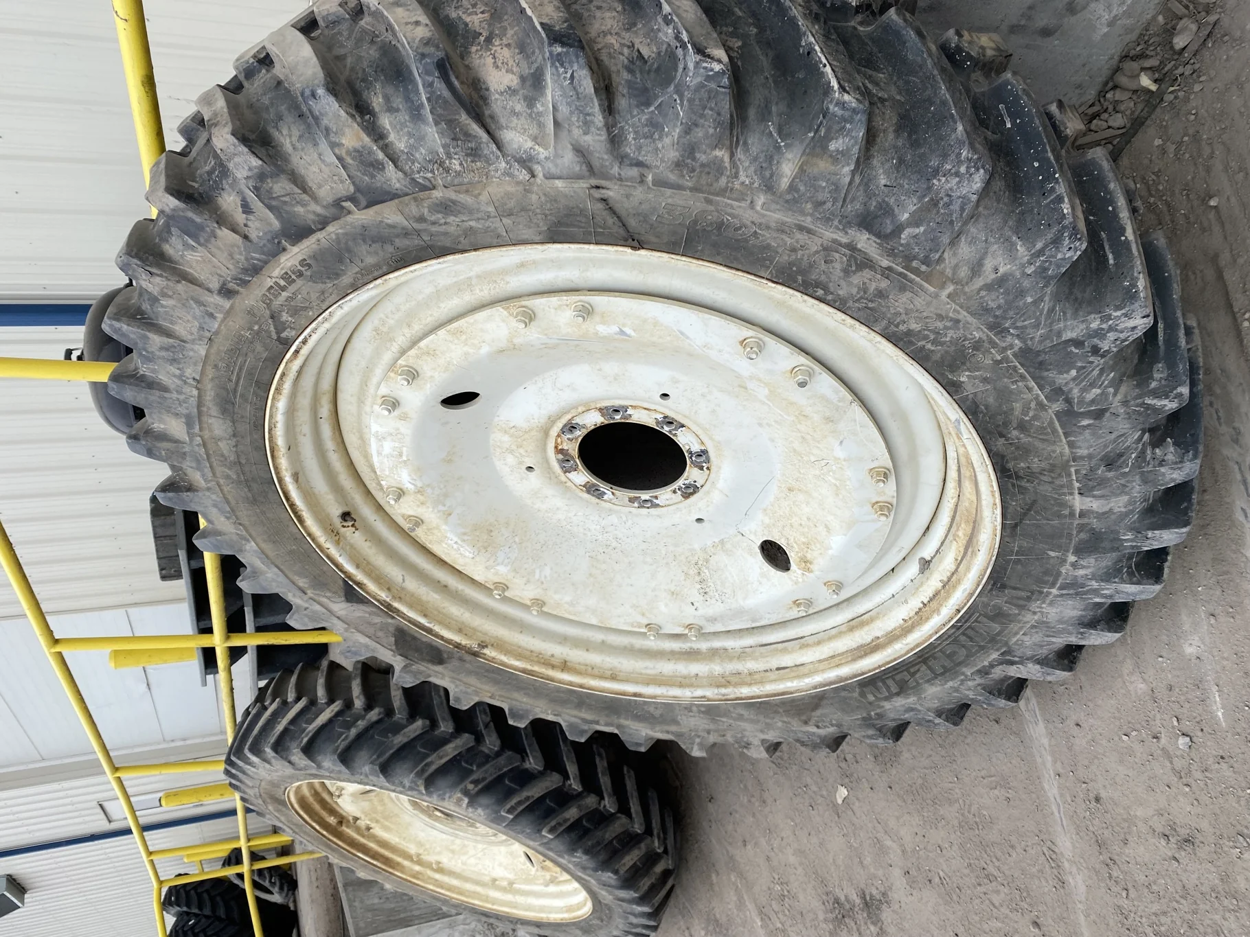 Used 90% 380/90R50 Michelin AgriBib Row Crop R-1W (151A8/151B) TL on a 12 x 50 NH White 8 Bol
