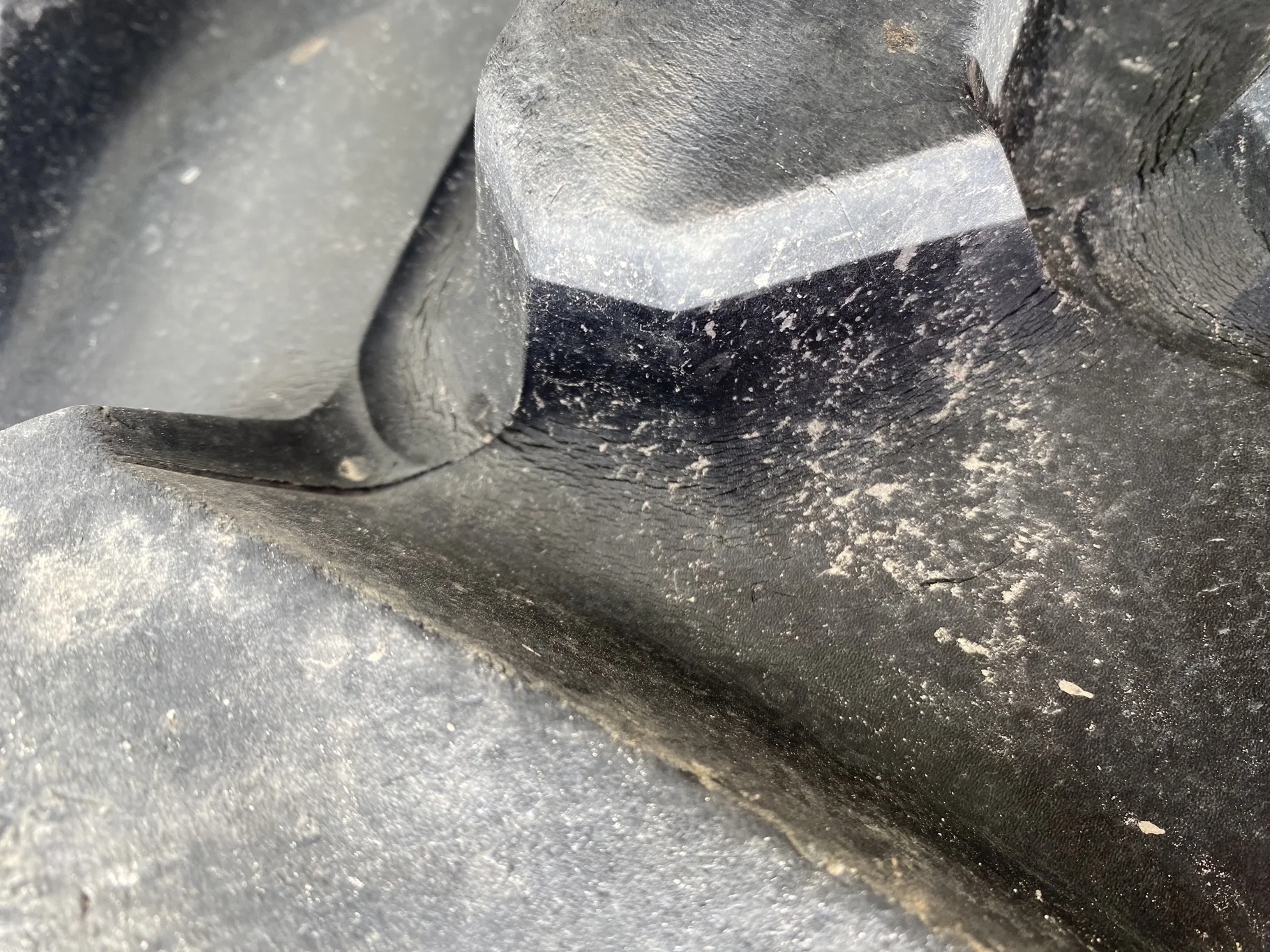 Used 75% 380/90R50 Michelin Agribib Row Crop R-1W (151A8/151B) TL on a 12 x 50 NH White GKN S image 6