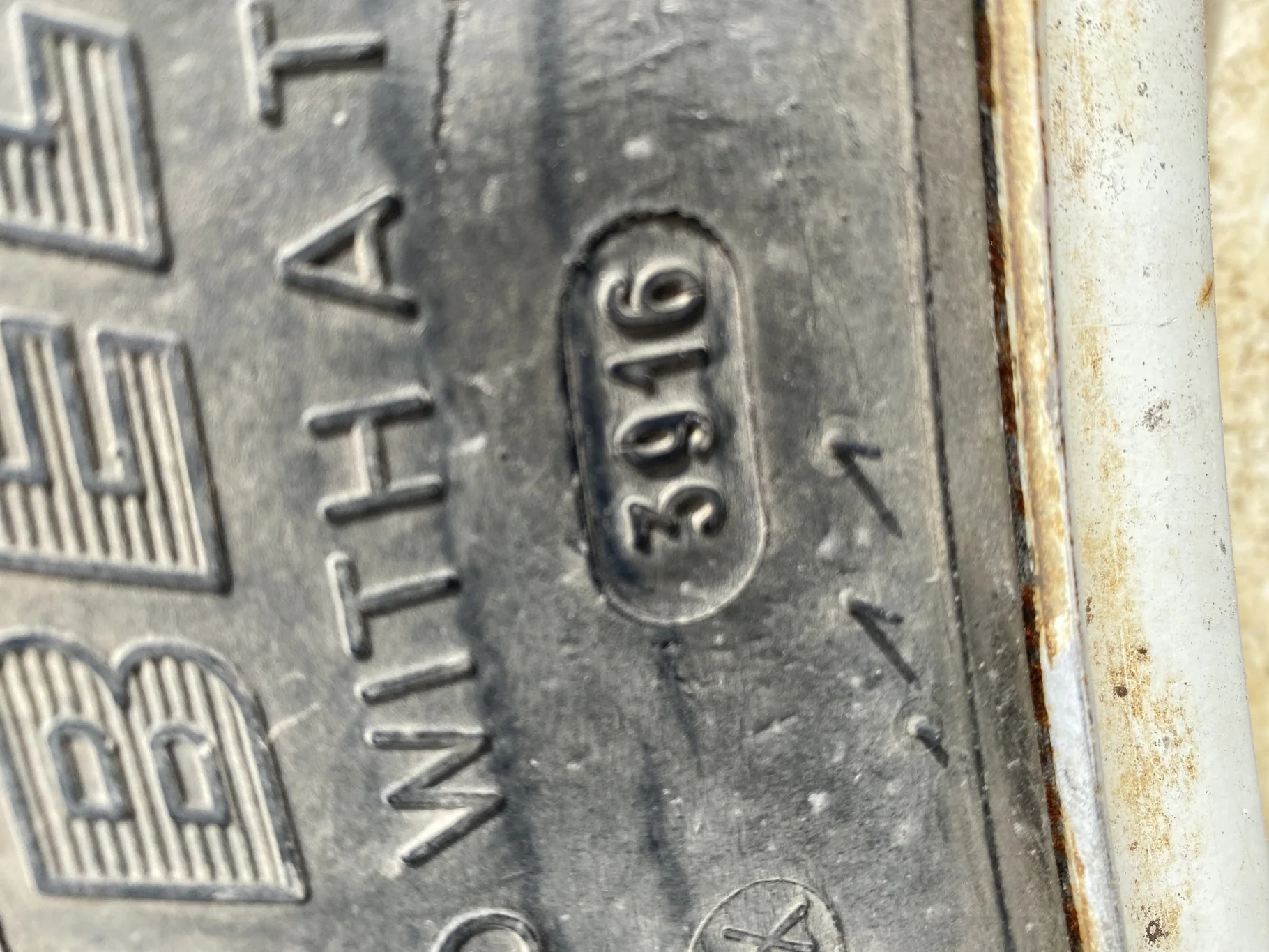 Used 52% 320/85R38 Michelin AgriBib Row Crop R-1W (143A8/143B) TL on a 10 x 38 New Holland White Wa image 6