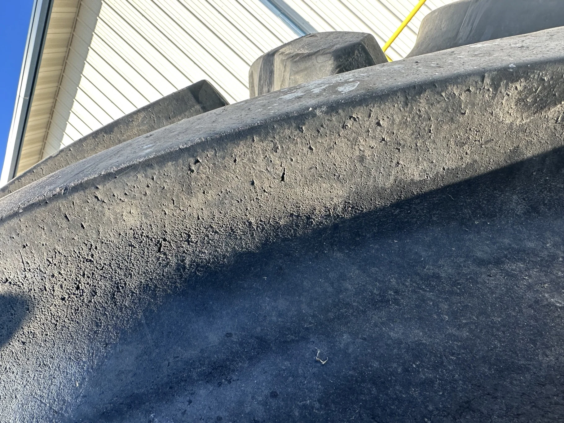 Used 75% LSW1250/35R46 Goodyear Custom Flo Grip Radial R-2 (202D) TL on a 44 x 46 Case Silver 20 Bo image 7