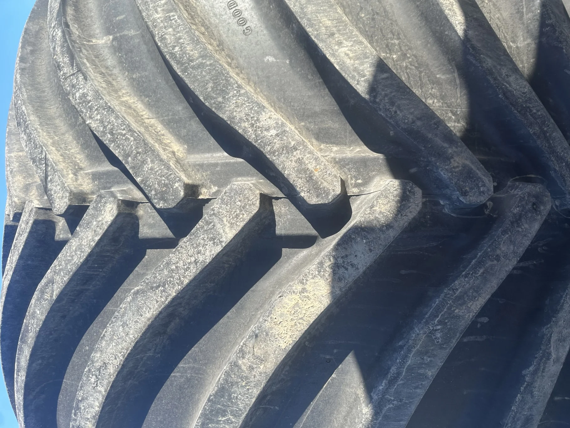 Used 90% LSW 1400/30R46 Goodyear Optitrac R-1W (201D) on a 32 x 46 JD Yellow 12 Bolt Stub Disc image 4