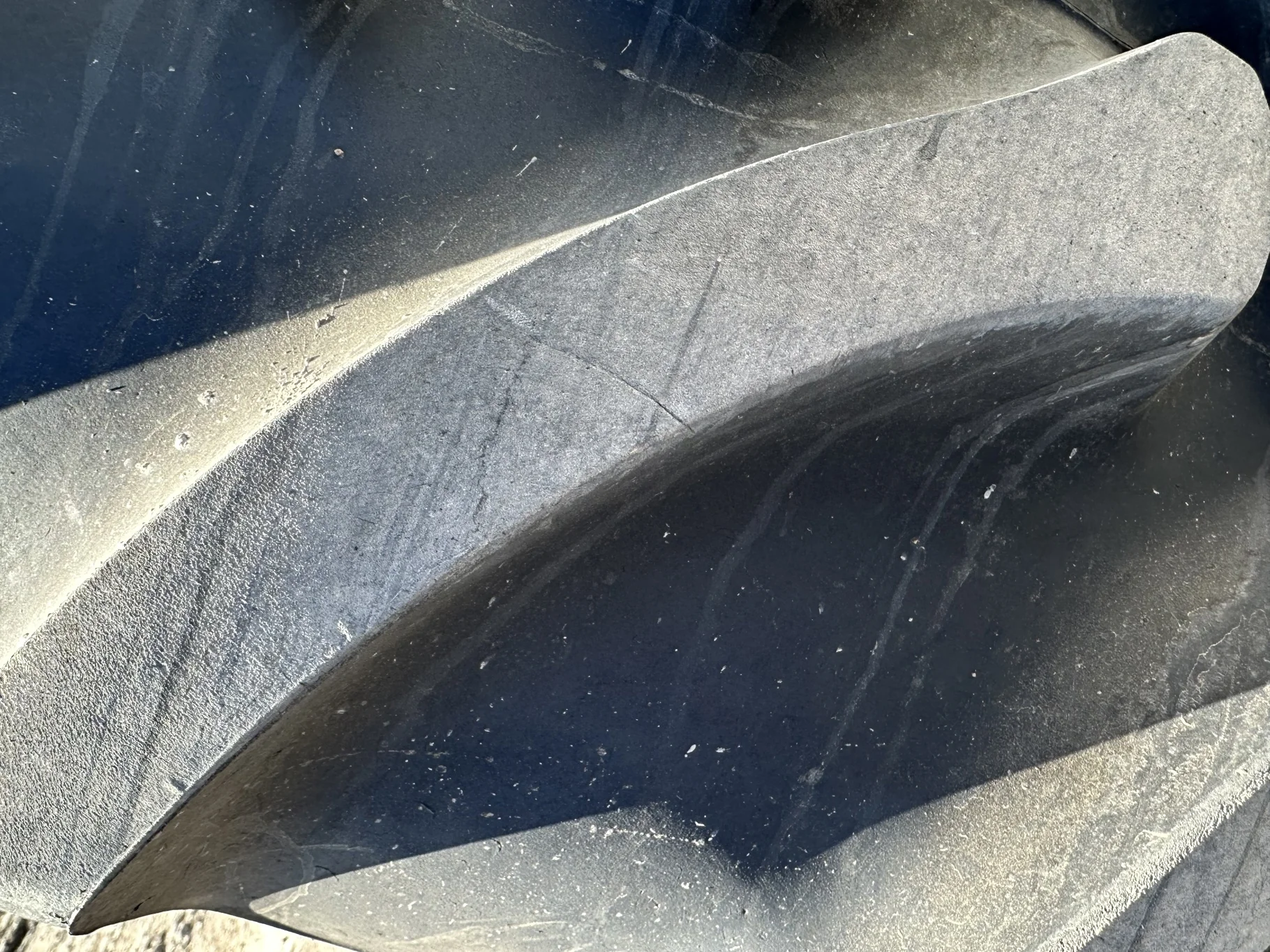 Used 95% 710/70R42 Firestone Maxi Traction R-1W (168D) TL on a 23 x 42 JD Yellow 12 Bolt Stub image 5