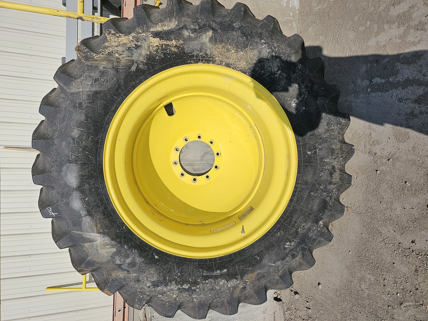 Used 80% 520/85R42 Firestone Radial All Traction 23 R-1W (157B) TL on 18 x 42 John Deere Yellow 10 image 2