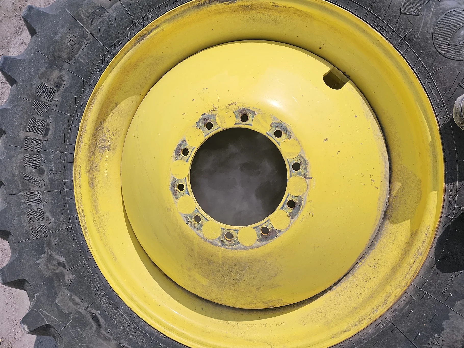 Used 80% 520/85R42 Firestone Radial All Traction 23 R-1W (157B) TL on 18 x 42 John Deere Yellow 10 image 5