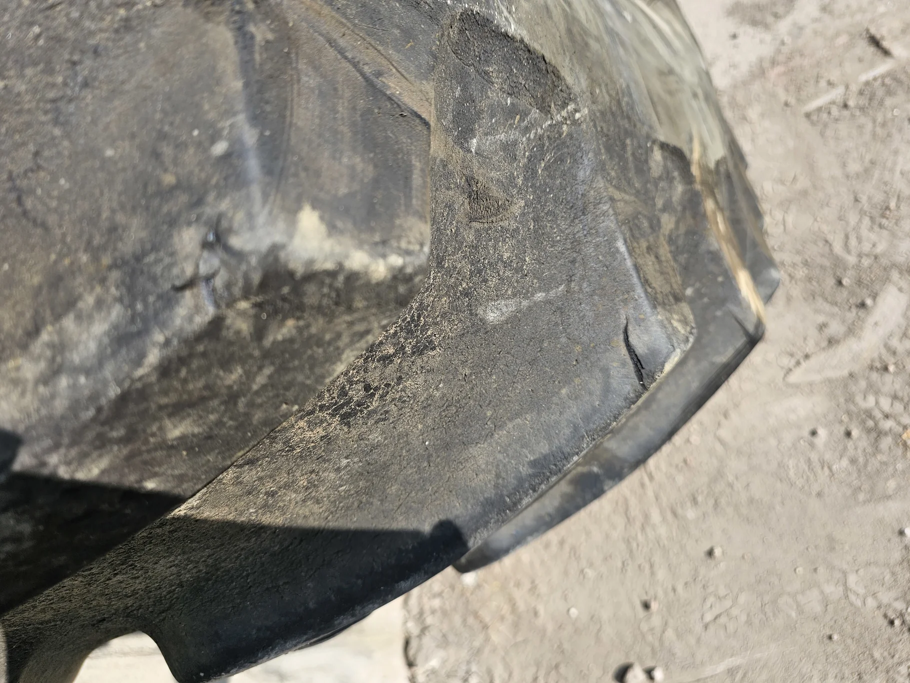 Used 80% 520/85R42 Firestone Radial All Traction 23 R-1W (157B) TL on 18 x 42 John Deere Yellow 10 image 7