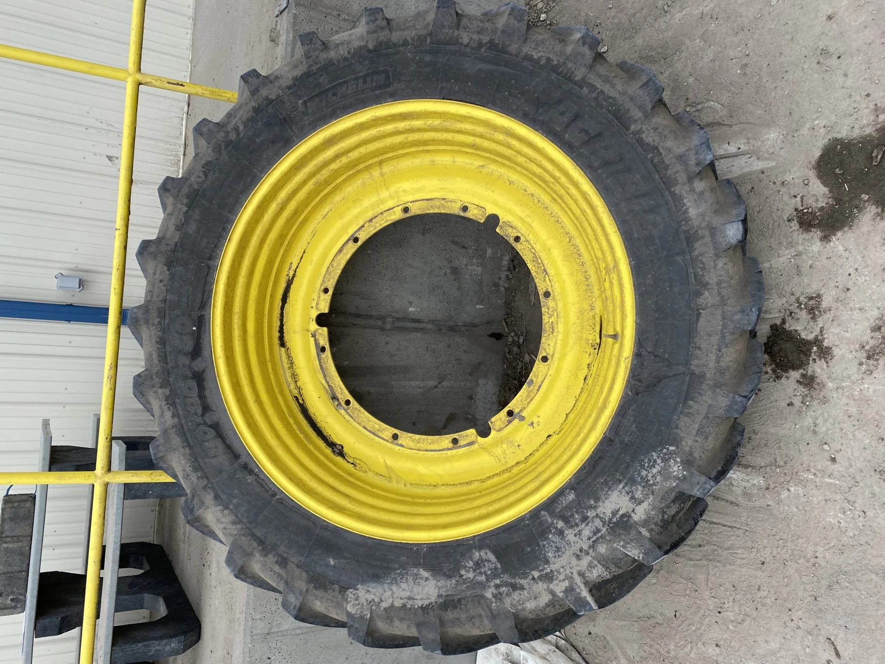 Used 85% 480/80R50 (18.4R50) Michelin AgriBib 2 R-1W (159A8/159B) TL on a 15 x 50 JD Yellow 12