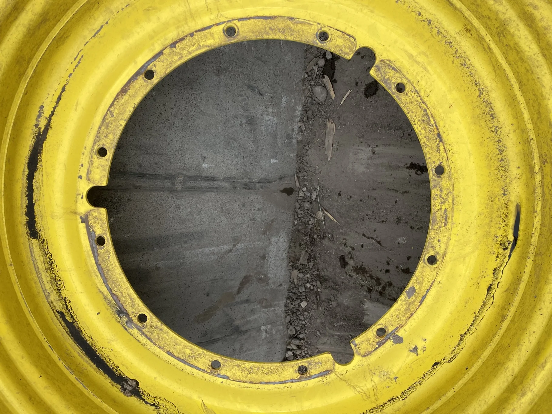 Used 85% 480/80R50 (18.4R50) Michelin AgriBib 2 R-1W (159A8/159B) TL on a 15 x 50 JD Yellow 12 image 3