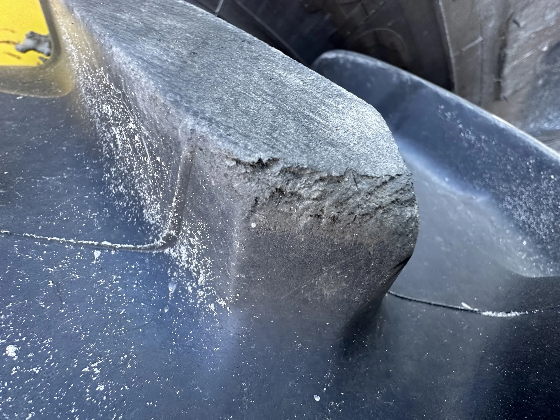 Used 90% 420/85R34 (16.9R34) Michelin AgriBib 2 R-1W 147A8/147B TL on a 15 x 34 JD Yellow Waff image 4