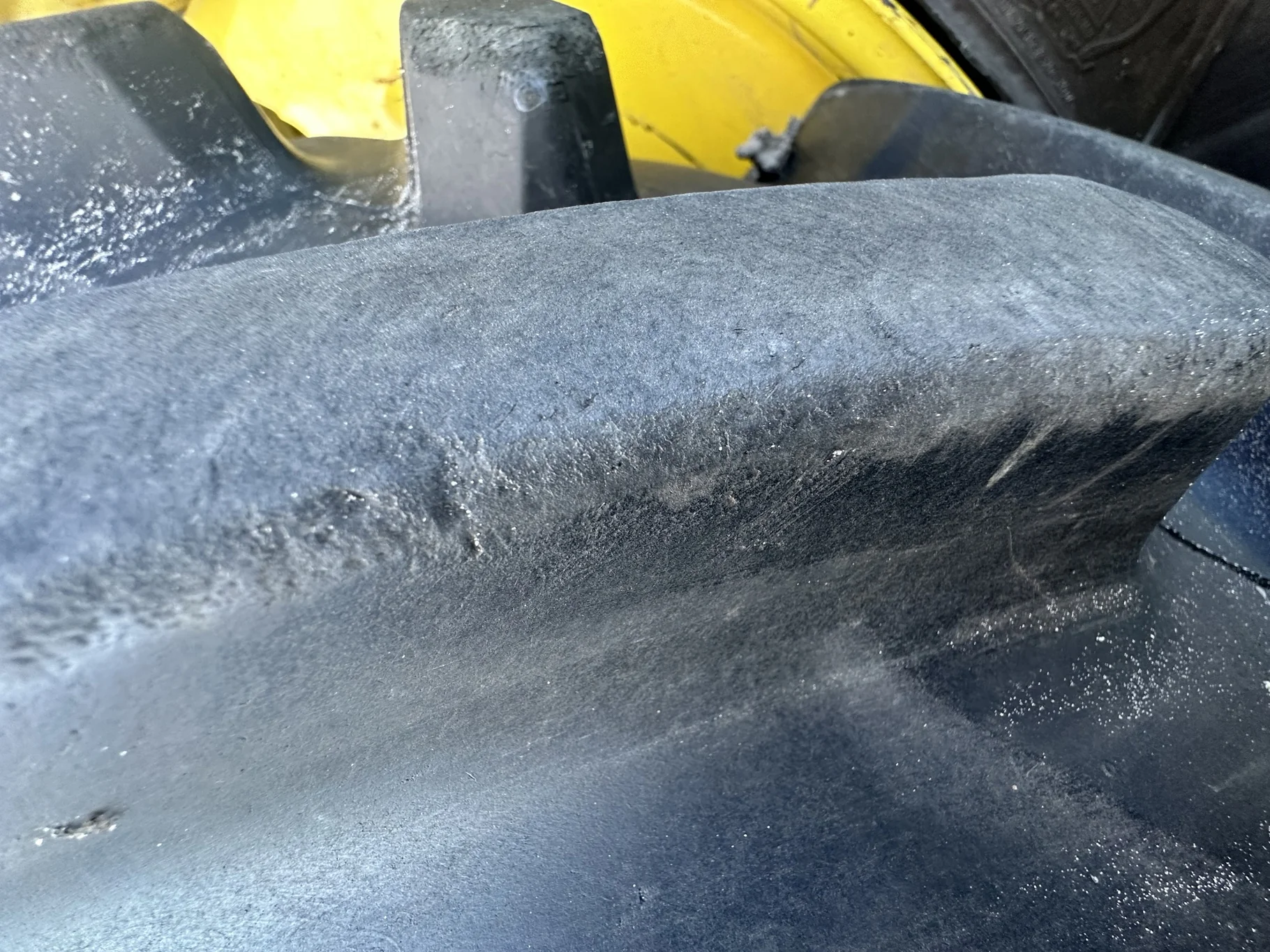 Used 90% 420/85R34 (16.9R34) Michelin AgriBib 2 R-1W 147A8/147B TL on a 15 x 34 JD Yellow Waff image 5