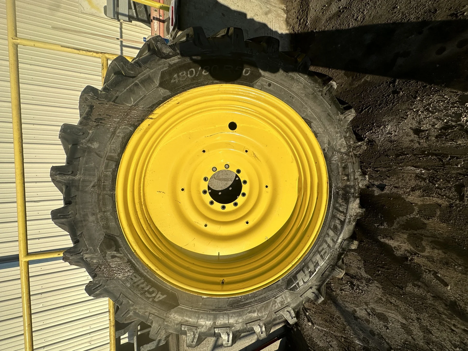 Used 90% 480/80R50 (18.4R50) Michelin AgriBib 2 R-1W 159A8/159B TL on a 15 x 50 JD Yellow 10 B image 2