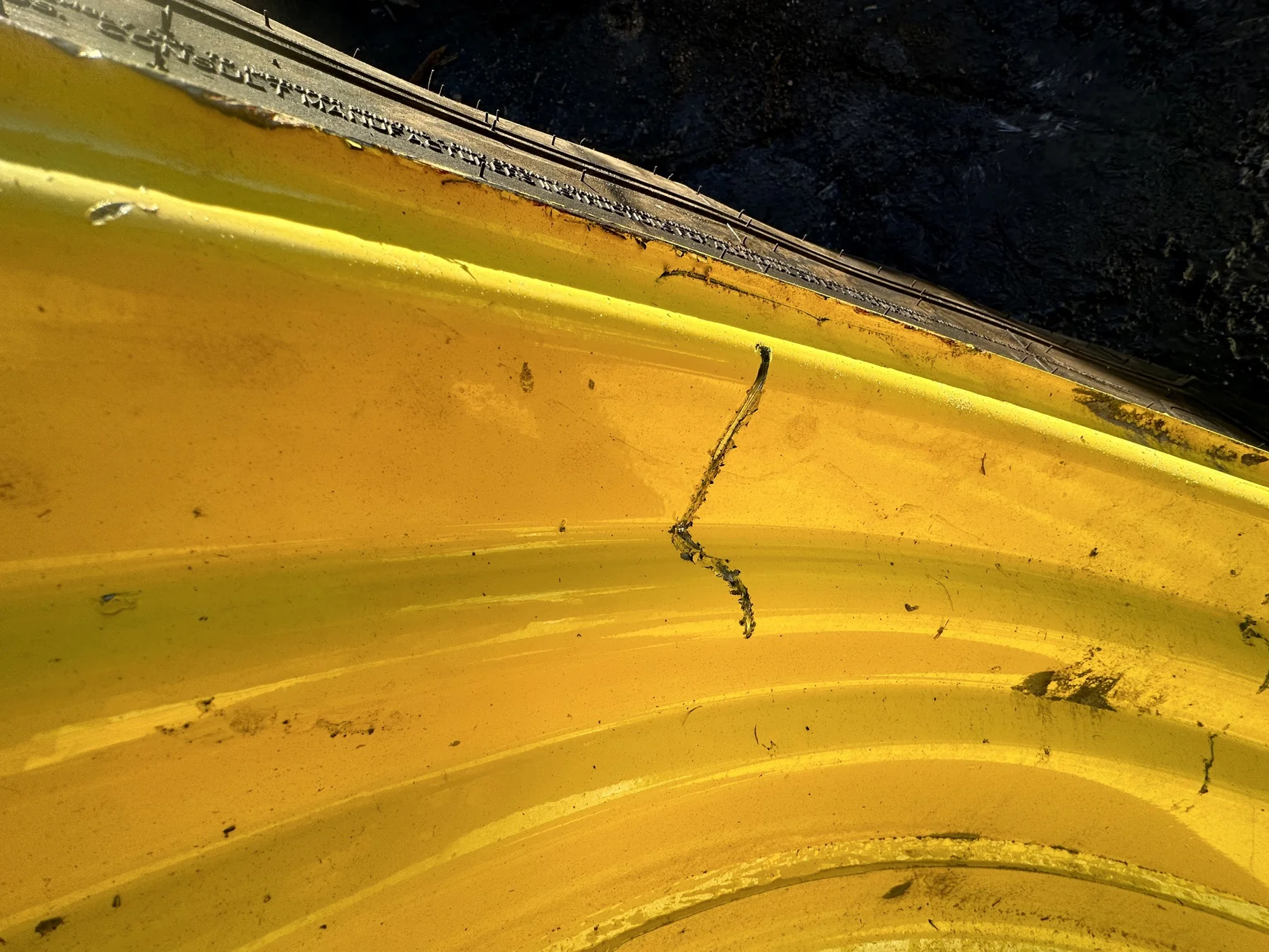 Used 90% 480/80R50 (18.4R50) Michelin AgriBib 2 R-1W 159A8/159B TL on a 15 x 50 JD Yellow 12 B image 8