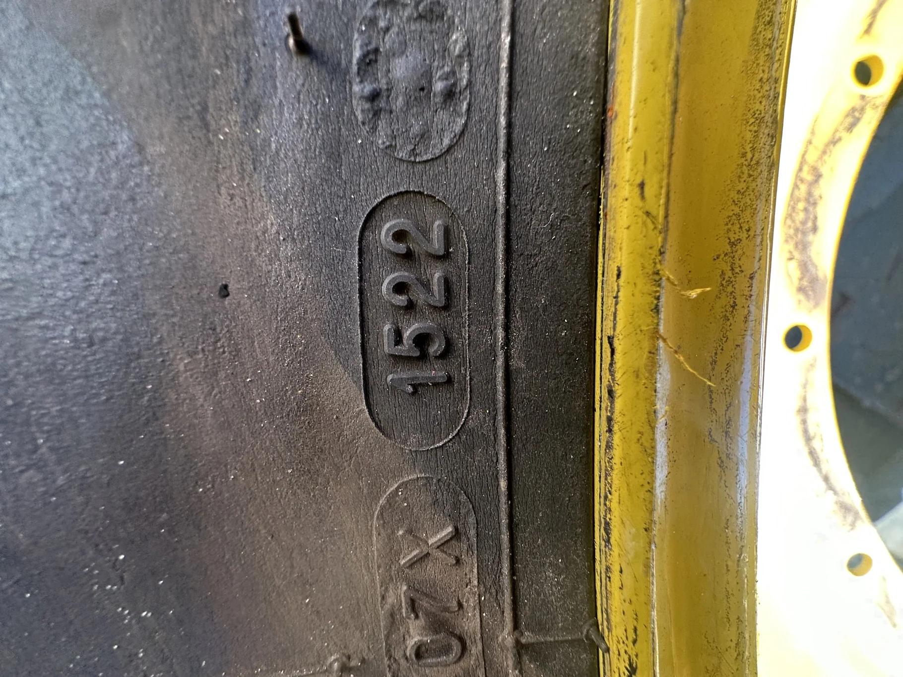 Used 90% 480/80R50 (18.4R50) Michelin AgriBib 2 R-1W 159A8/159B TL on a 15 x 50 JD Yellow 12 B image 9