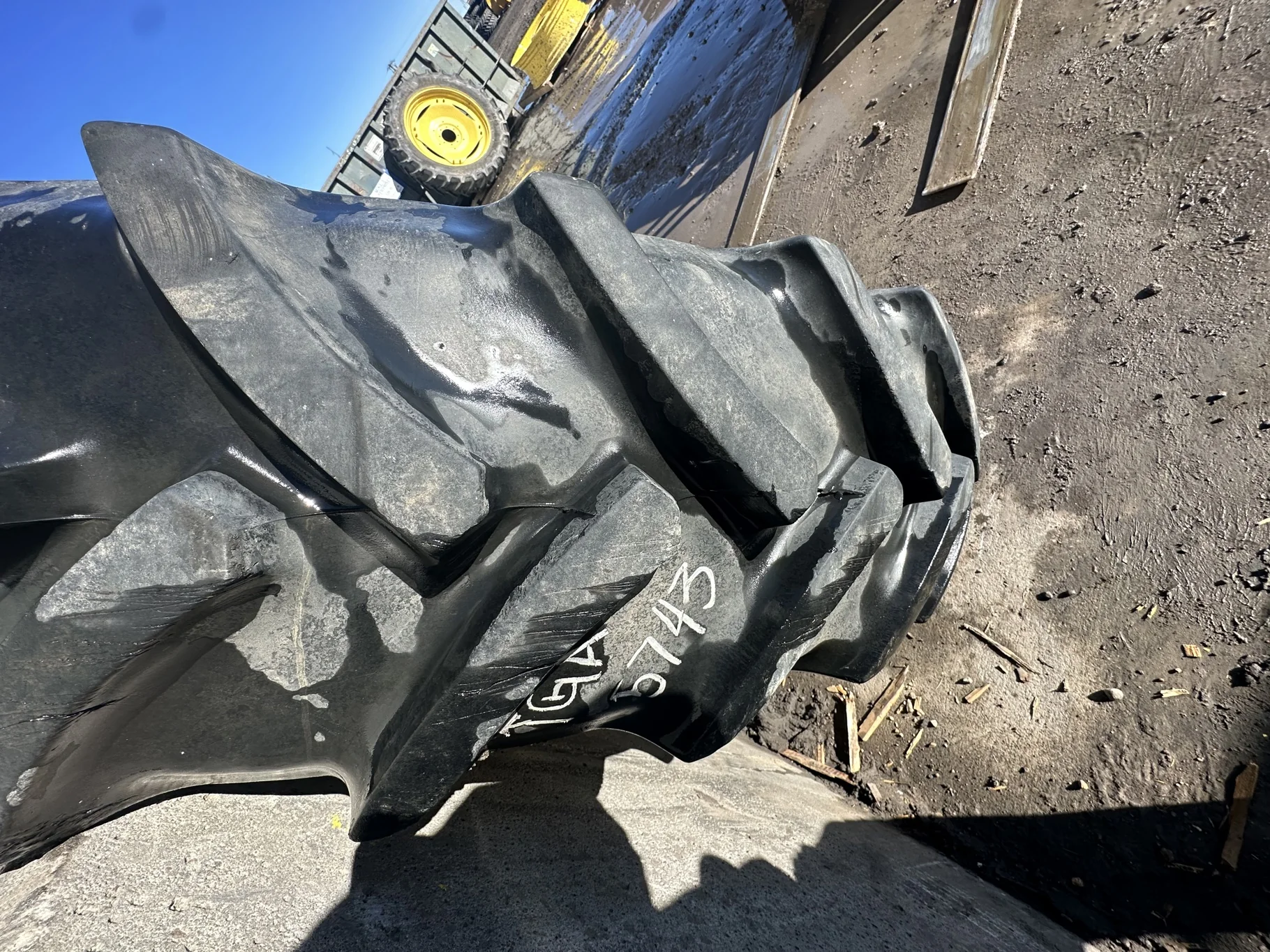 Used 85% 380/90R46 (14.9R46) Mitas AC85 149A8/149B TL on a 13 x 46 JD Yellow 8 Bolt (.937) Stu image 3