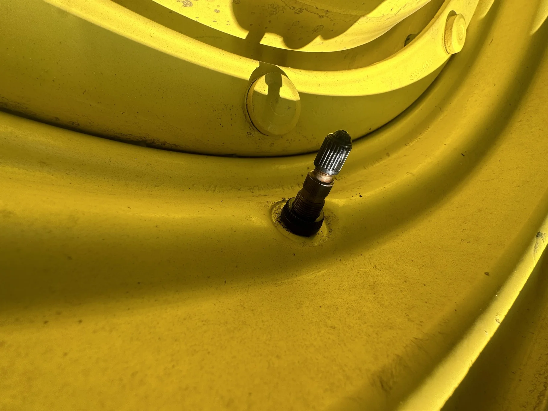 Used 80% 380/85R30 (14.9R30) Mitas AC85 135A8/135B TL on a 12 x 30 JD Yellow 8 Bolt Stub Disc image 4