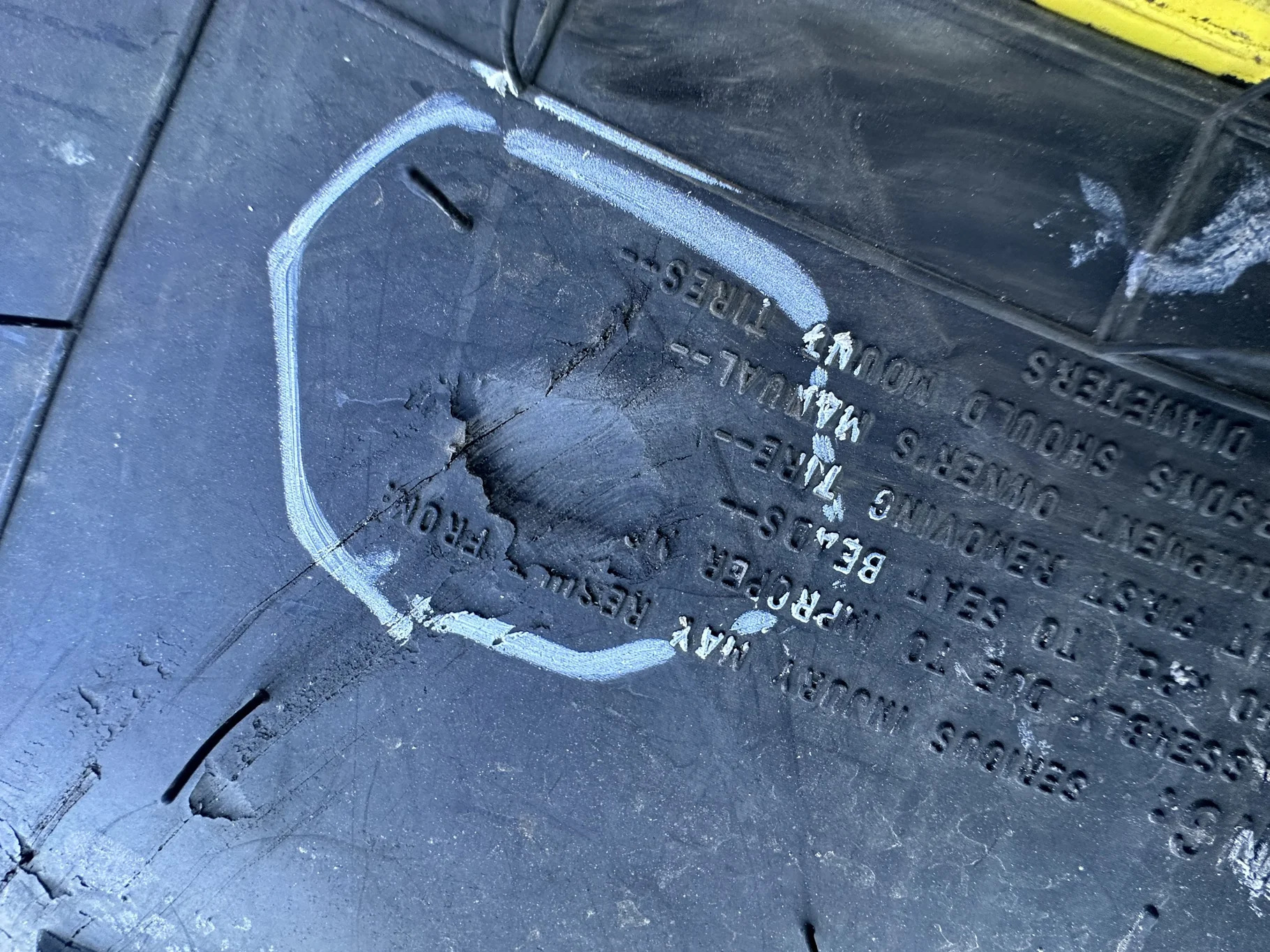 Used 95% VF580/85R42 CFO Firestone Radial Deep Tread 23 R-1W 178B TL on a 18 X 42  XE Series JD 20 image 4