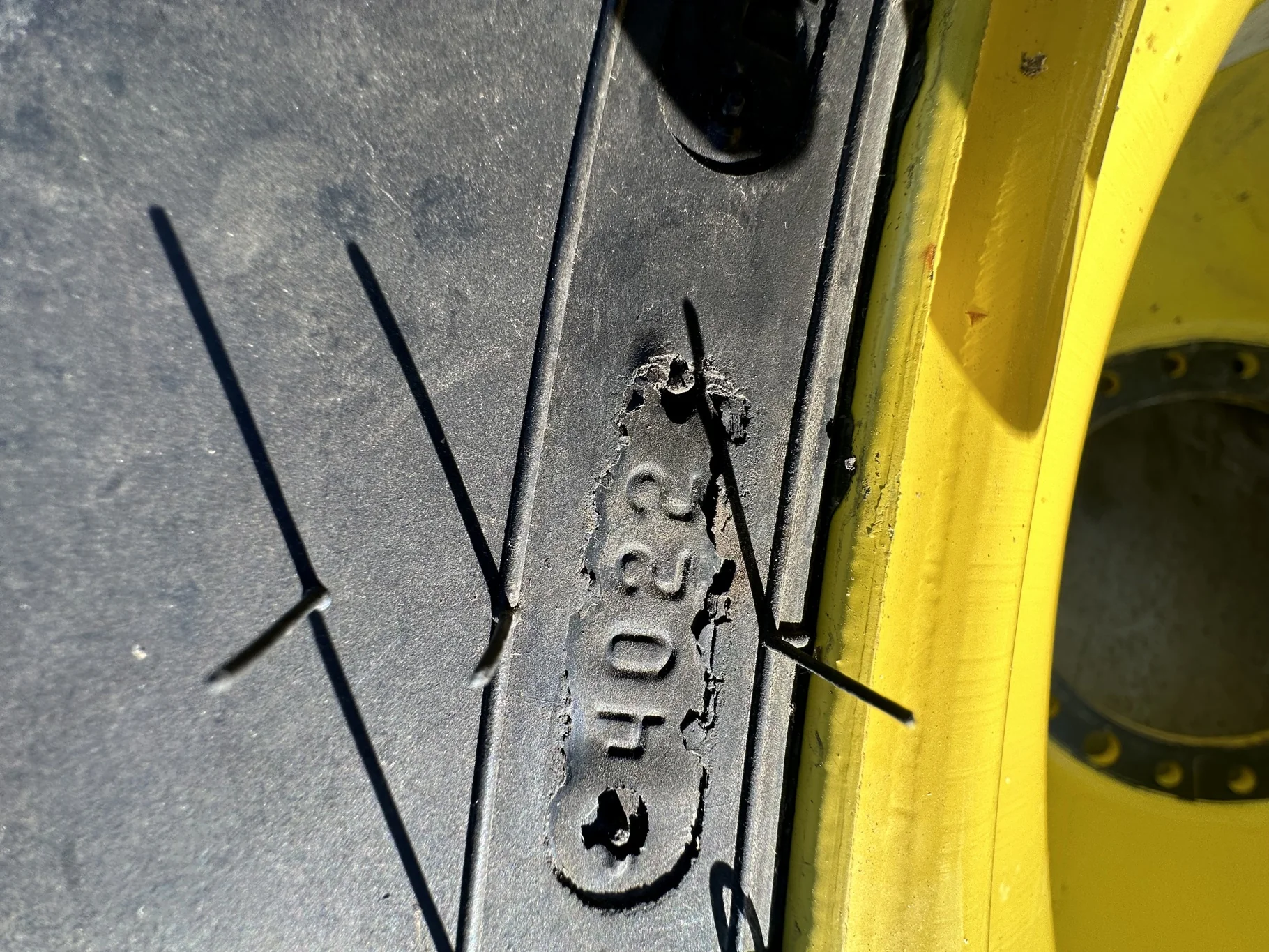 Used 95% VF580/85R42 CFO Firestone Radial Deep Tread 23 R-1W 178B TL on a 18 X 42 XE Series  JD image 5