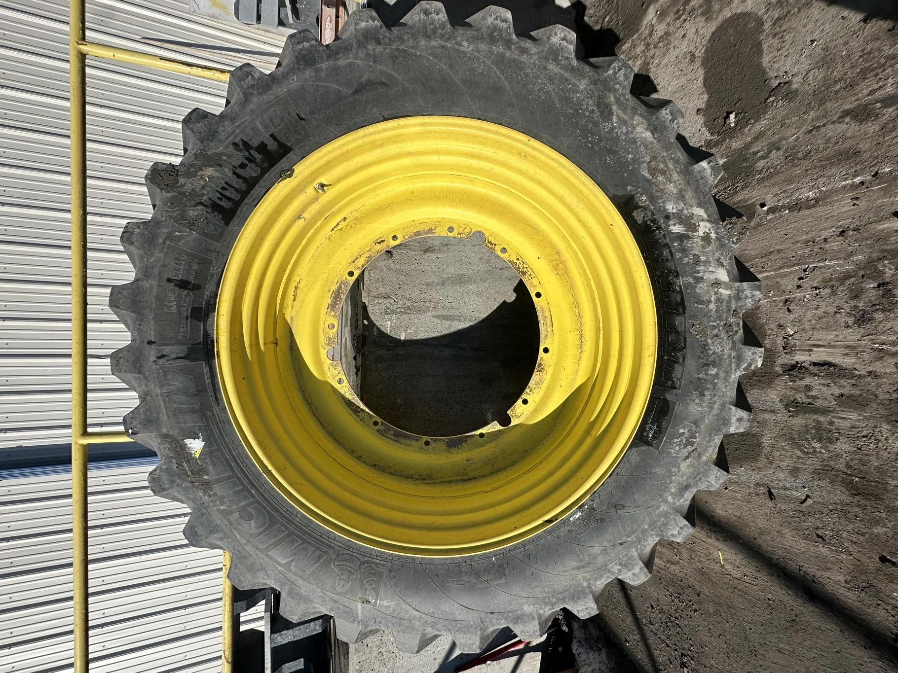 Used 80% VF480/80R50 Michelin SprayBib R-1W 179D TL on a 15 x 50 JD Yellow 12 Bolt Stub Disc ( image 2
