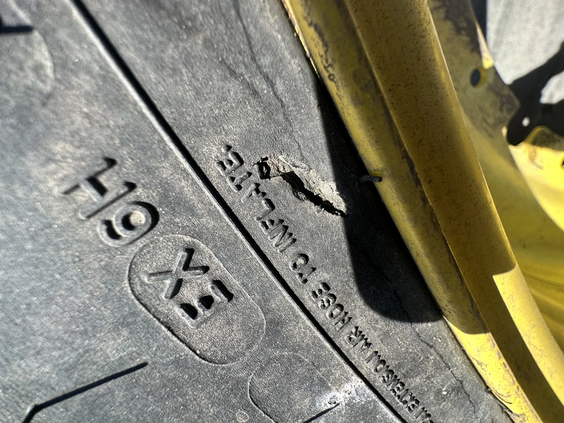 Used 80% VF480/80R50 Michelin SprayBib R-1W 179D TL on a 15 x 50 JD Yellow 12 Bolt Stub Disc ( image 7