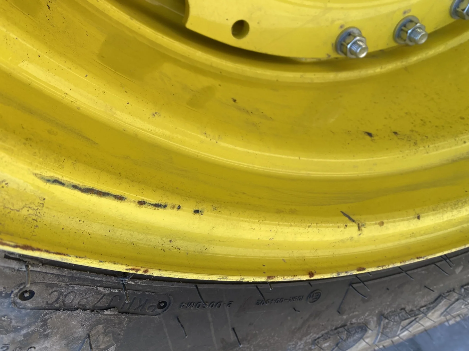 Used 420/85R34 147D Goodyear Optitrac R-1W TL 98% On 15 x 34 3 Bolt JD Yellow Waffle Wheel image 7