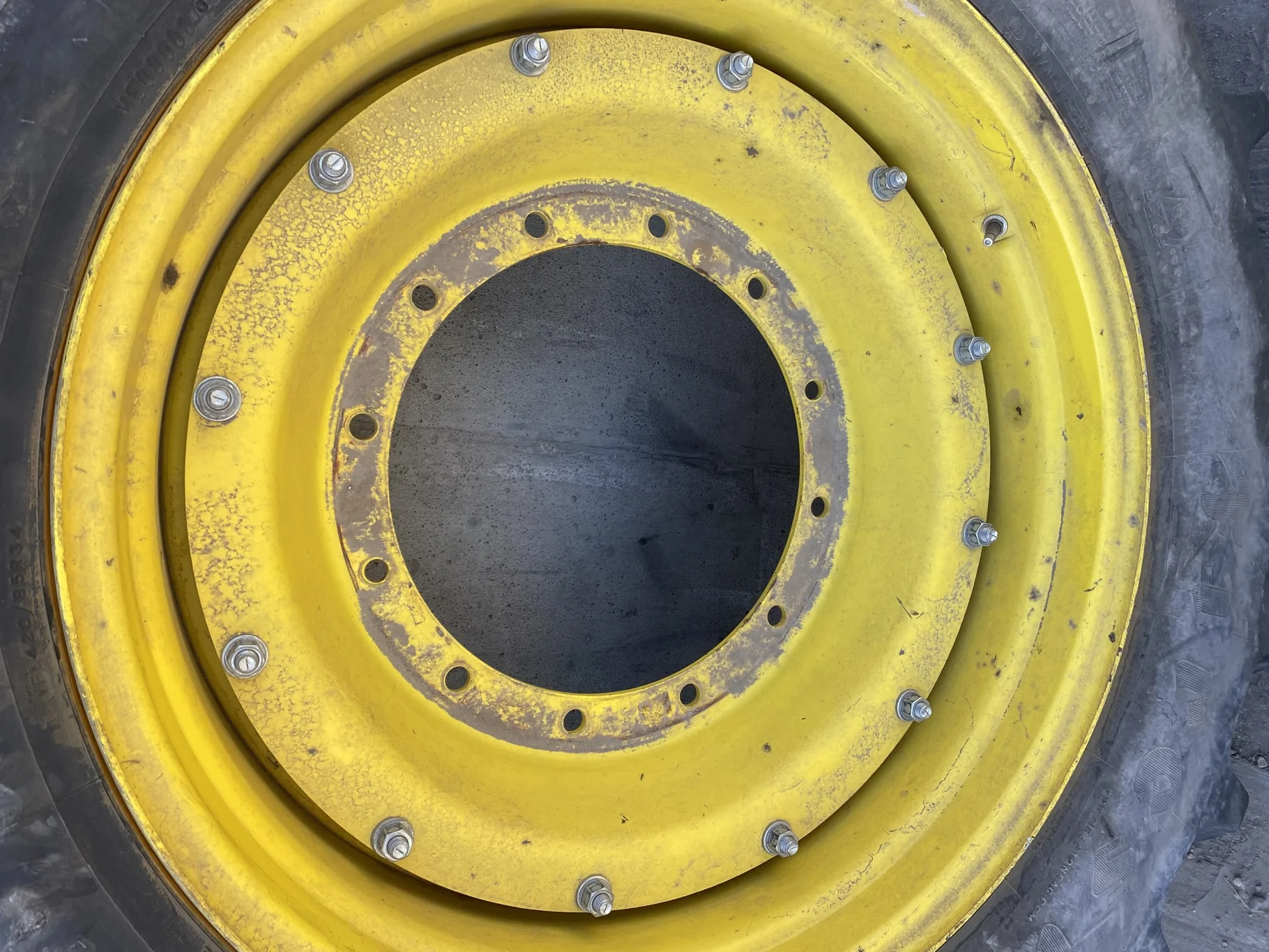 Used 85% VF 420/85R34 Firestone Radial All Traction DT (157B) on 15 x 34 12 bolt wheel with 12 bolt image 7