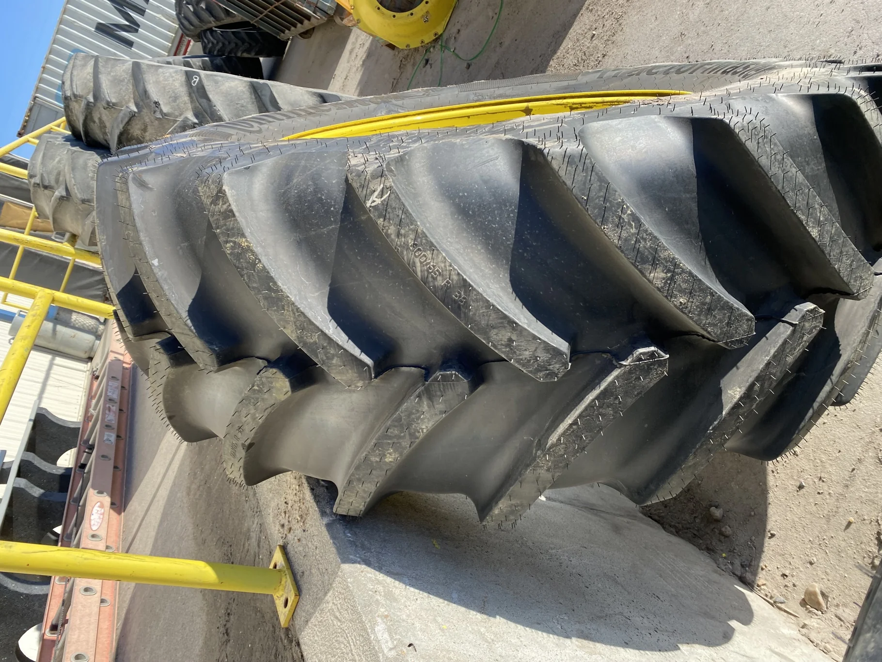 Take Off 600/65R38 Continental TractorMaster R-1W 153D  TL on a 18 X 38 JD Yellow 12 Bolt (.93 image 3