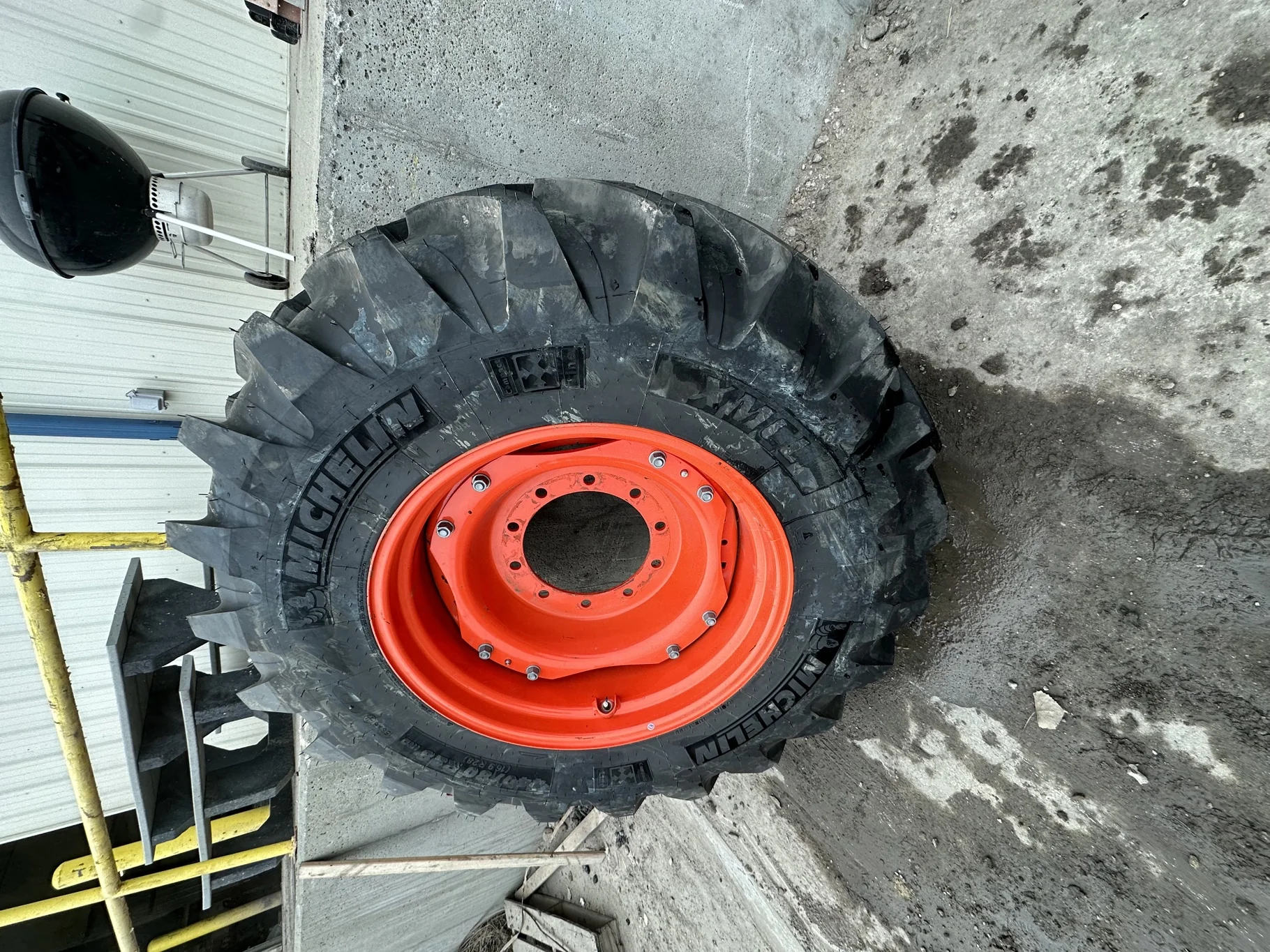 Used 440/80/R28 Michelin XMCL (156B) on 15 x 28 Kubota orange wheels (10-13-11)(Little bit of road w