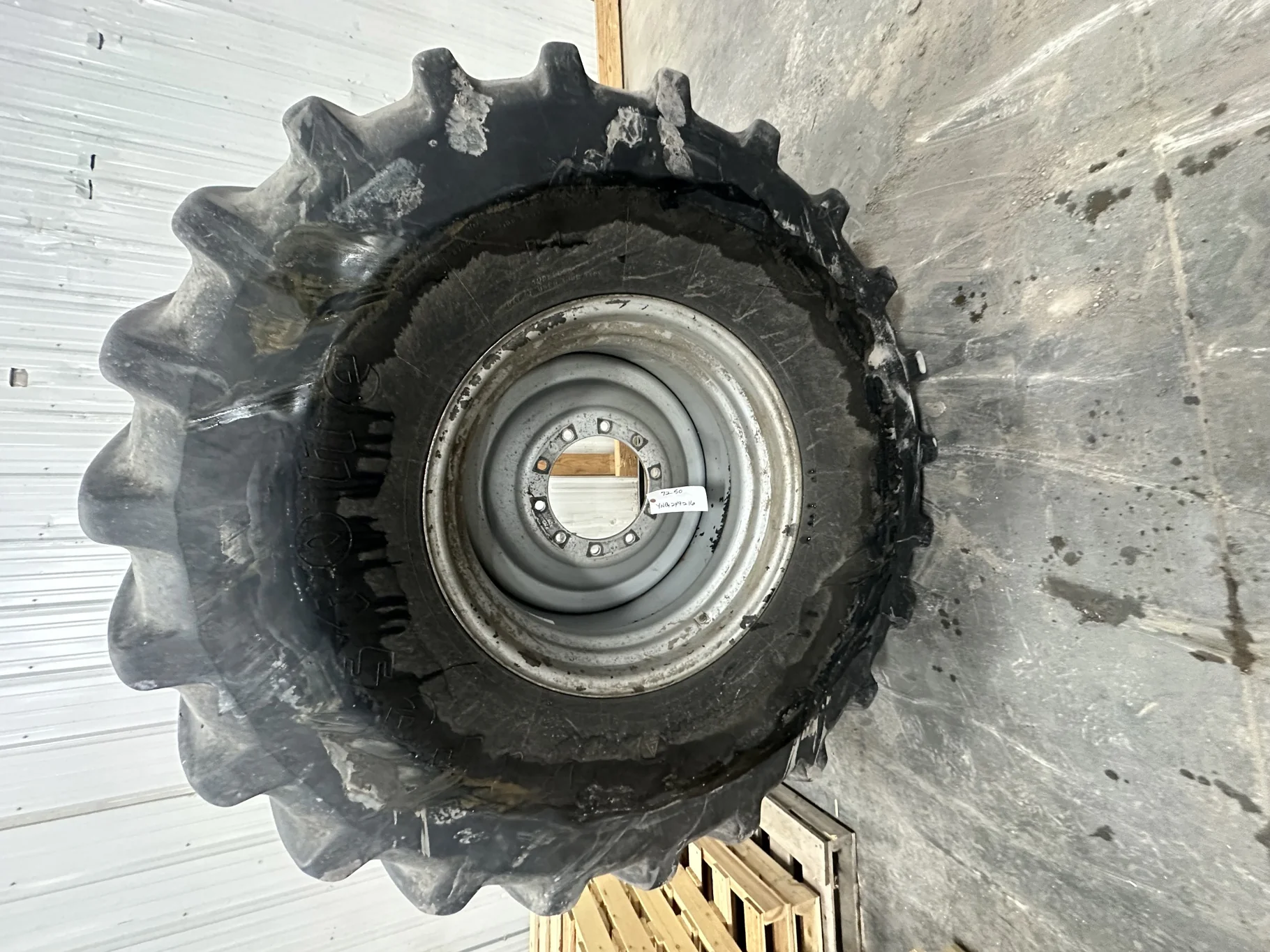 Used 78% 900/60R32 Firestone Radial All Traction 23 R-1 176B TL on 30 x 32 Case Silver Plate W image 2